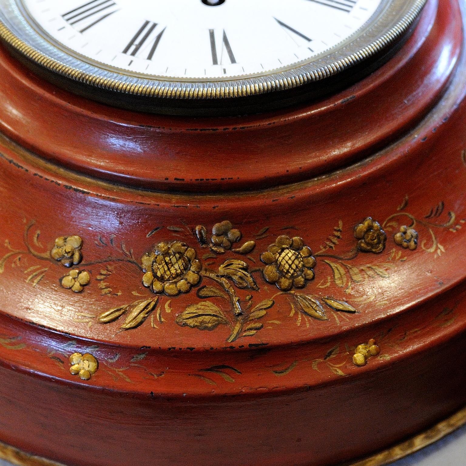 Painted French Red Tole Wall Clock, circa 1840 In Good Condition For Sale In Tetbury, Gloucestershire