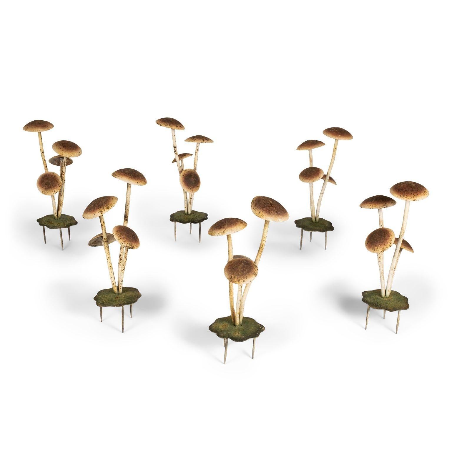 Décoration en forme de champignon en étole peinte 2