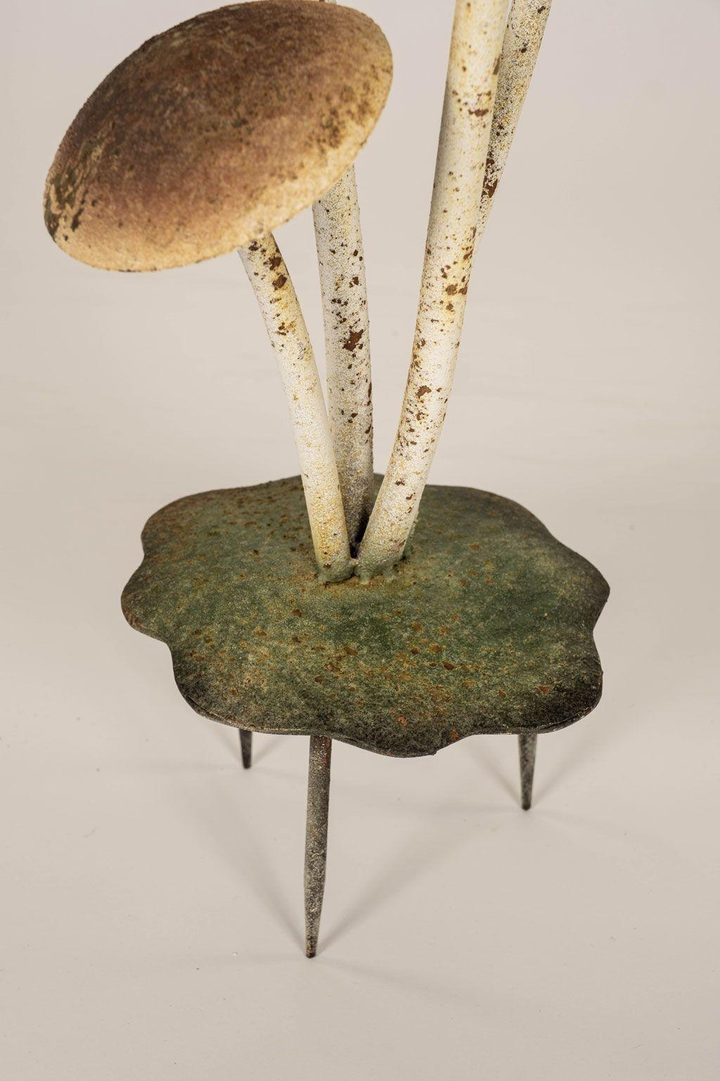 Milieu du XXe siècle Décoration en forme de champignon en étole peinte