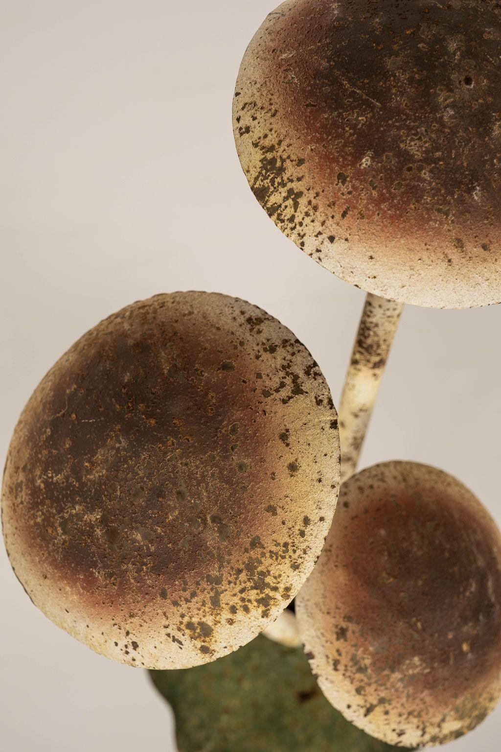 Metà XX secolo Decorazione a forma di fungo dipinta in stile francese in vendita