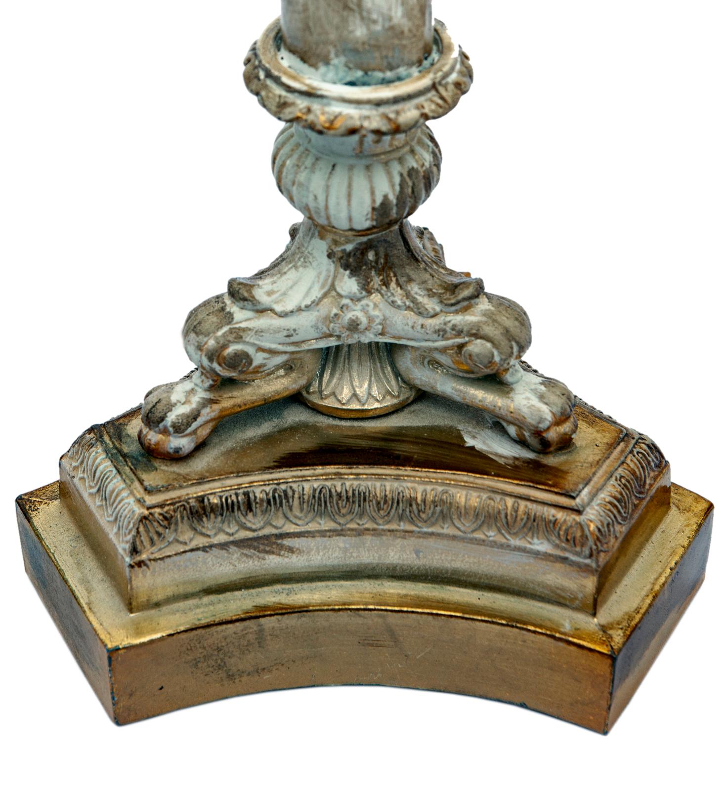 Laiton Lampe chandelier en verre peint et laiton / Abat-jour carré en soie en forme de cloche en Expresso en vente