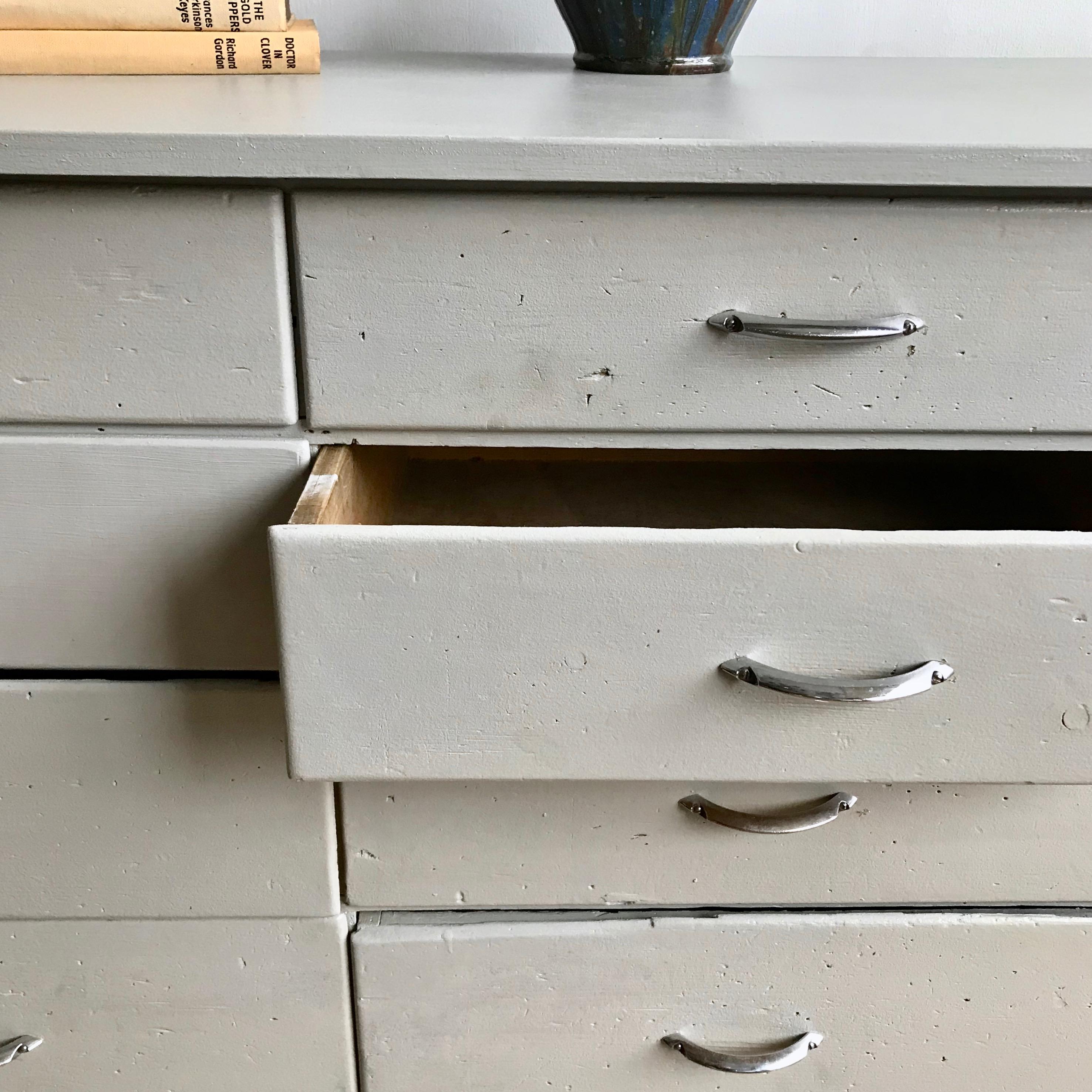 Painted Grey Chest of Drawers In Fair Condition For Sale In Stockport, GB