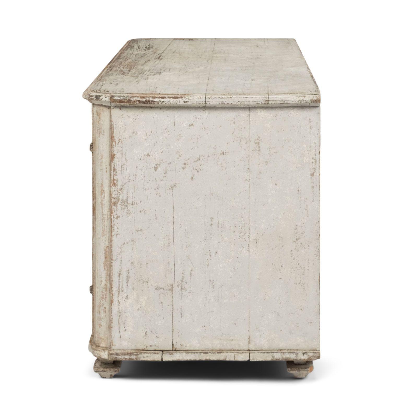 Painted Gustavian Buffet with Reeded-Paneled Doors For Sale 3