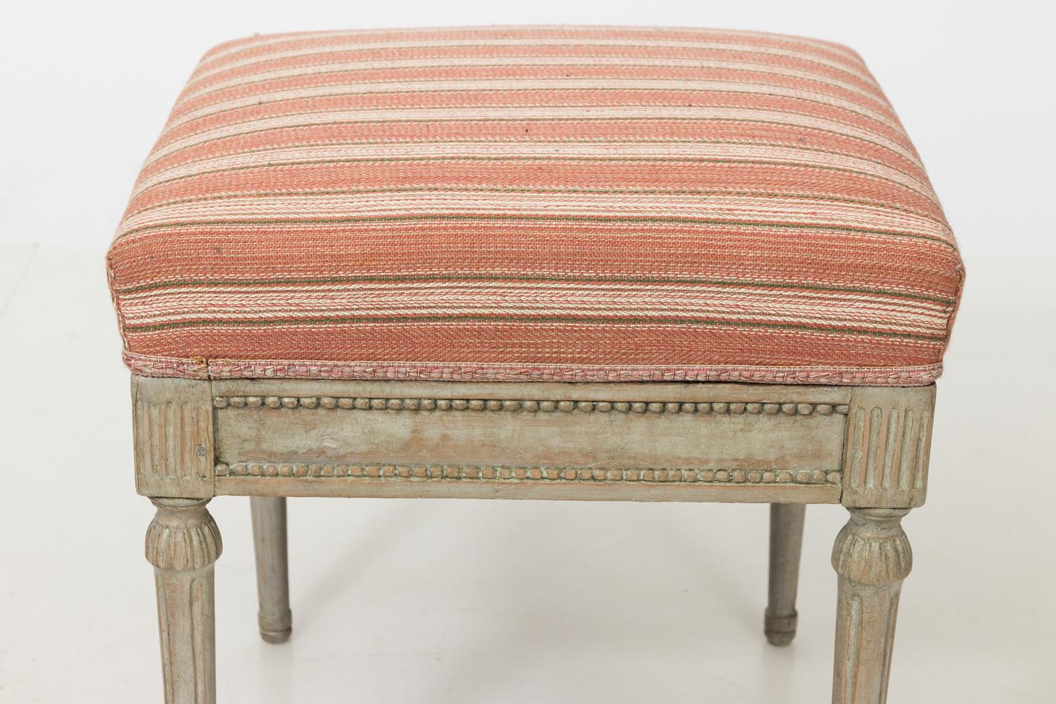 Painted Gustavian Stool, circa 1890s In Good Condition For Sale In Stamford, CT