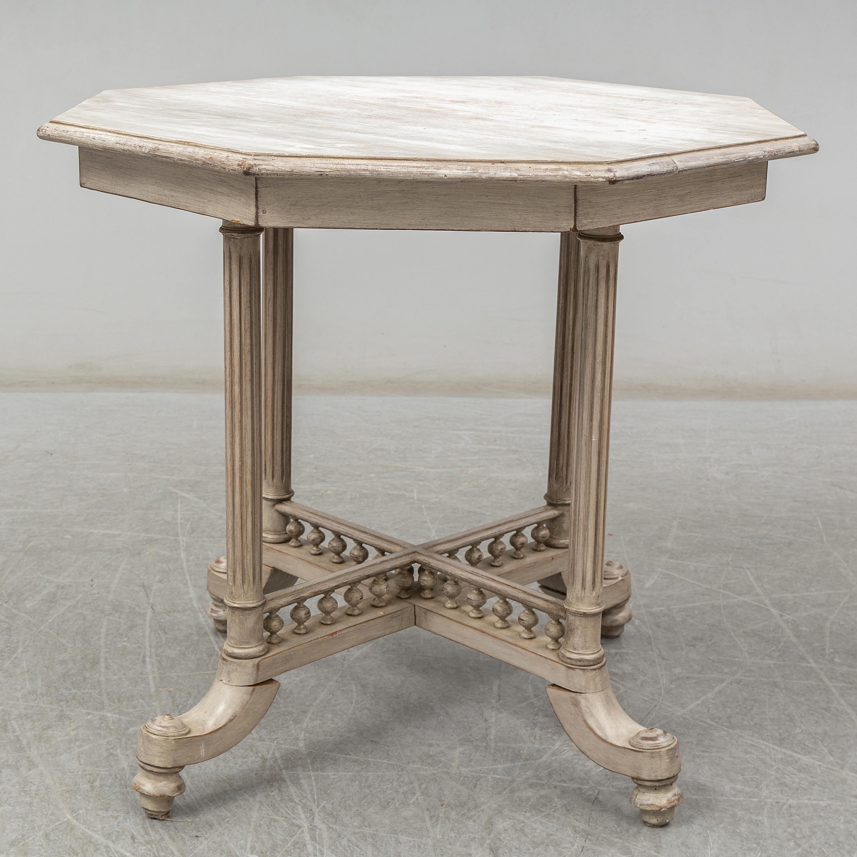 Painted Gustavian Table, Mid-19th Century In Good Condition In New York, NY