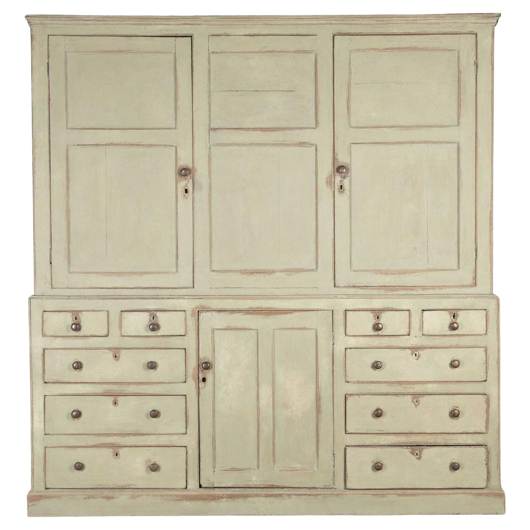 Armoire de garde-robe peinte