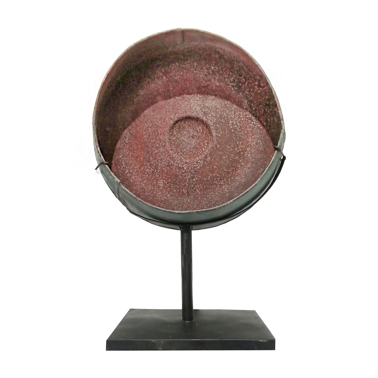 Painted Indonesian Gong on Stand, mid-20th Century For Sale 3