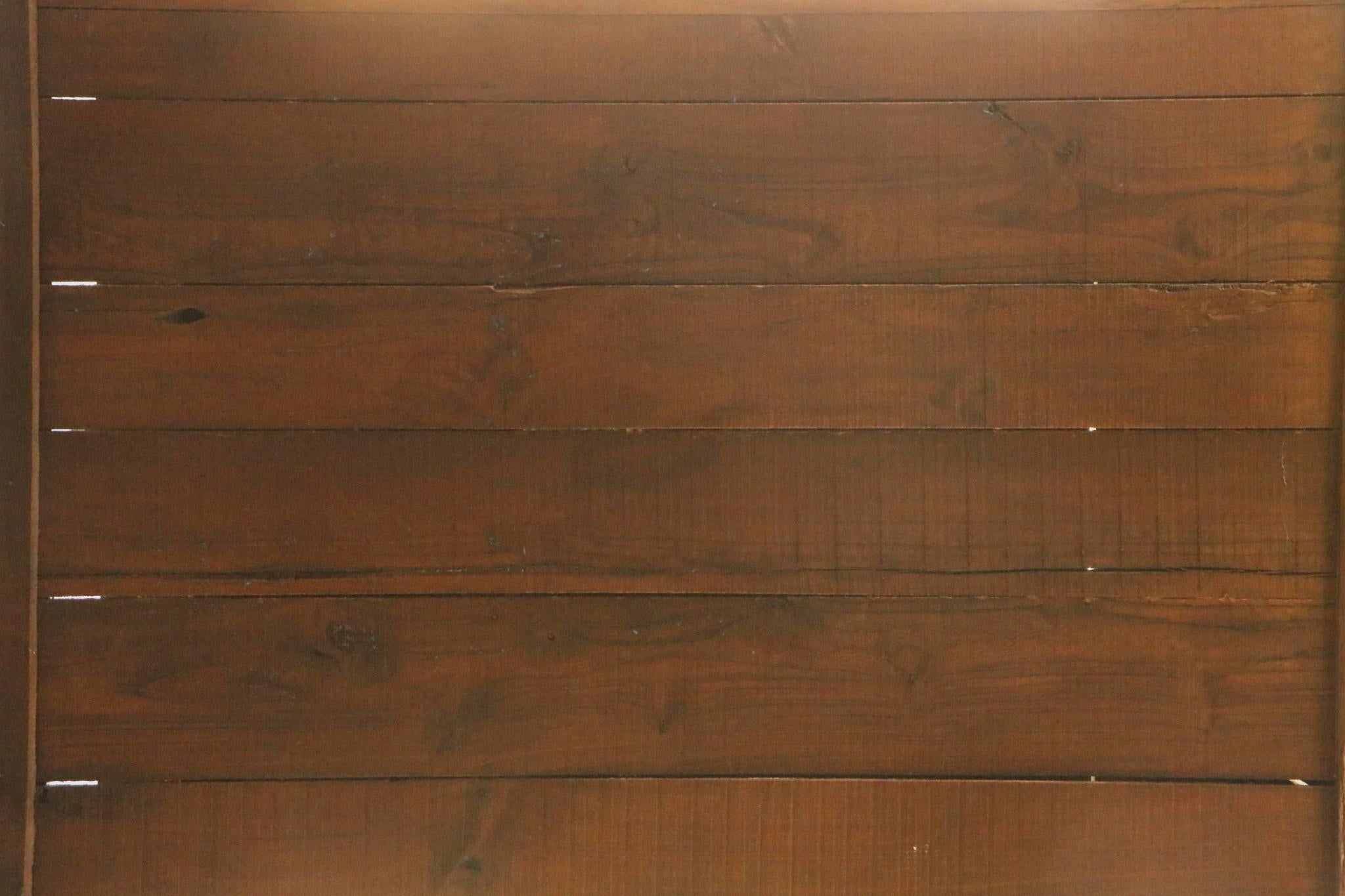 Gemaltes indonesisches Teakholz Armoire im Angebot 6