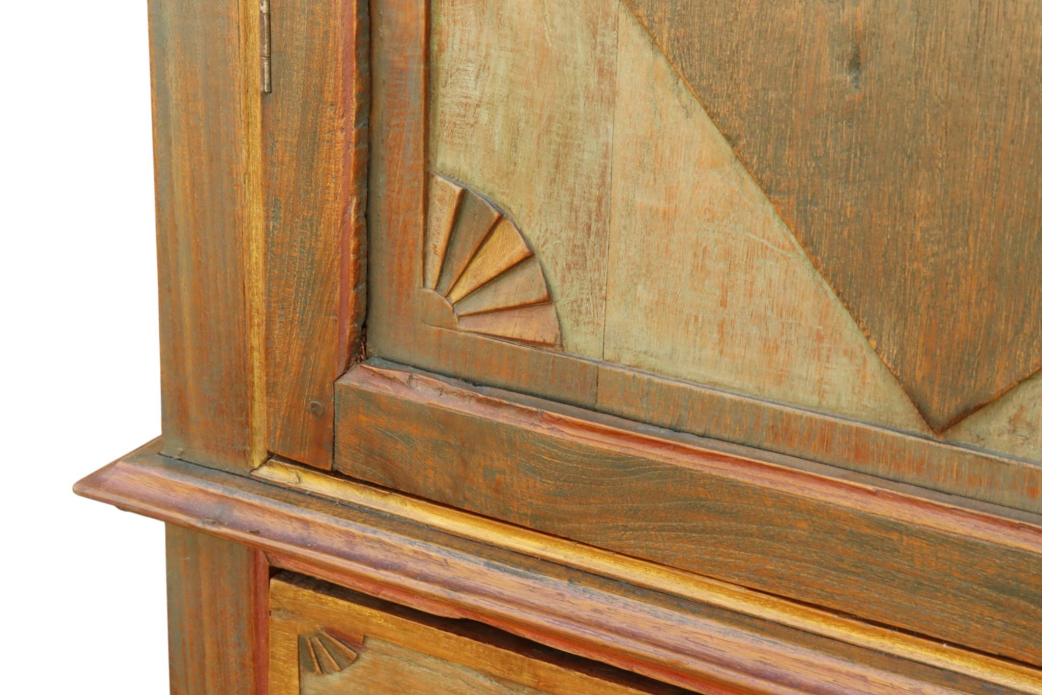 Gemaltes indonesisches Teakholz Armoire im Angebot 3