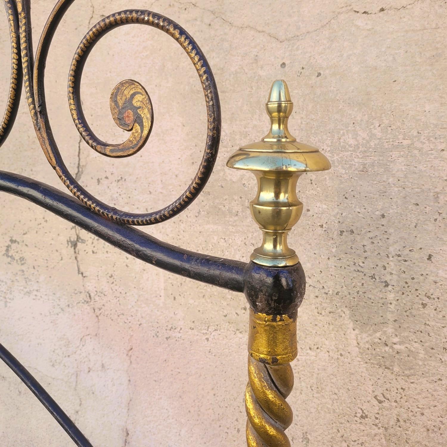 Painted Iron Bed, Genoa, Early 19th Century In Good Condition For Sale In MARSEILLE, FR