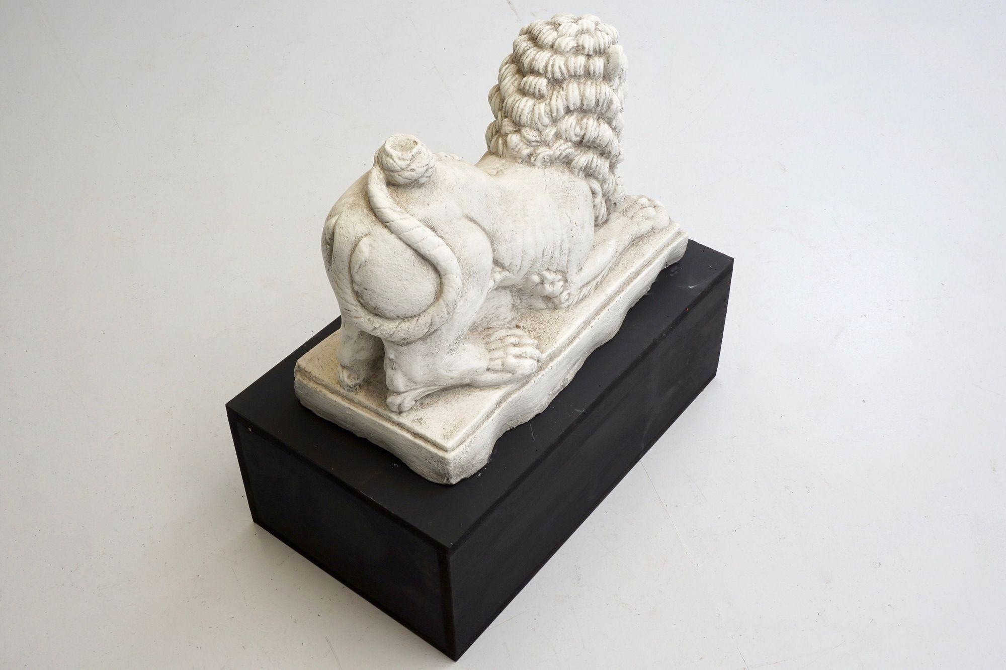 Painted Lion and Goat en vente 4