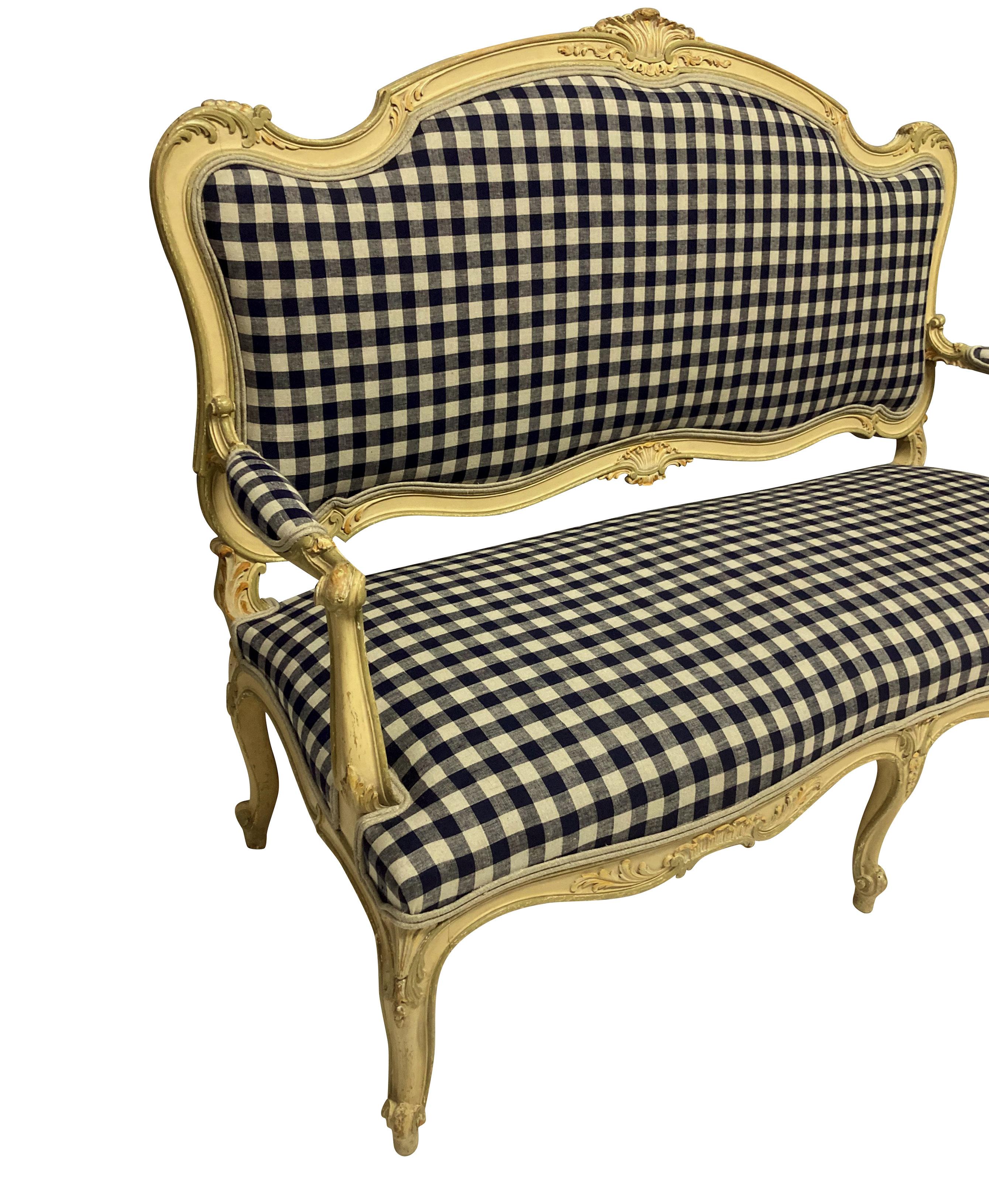 Painted Louis XV Style Canape in Navy Gingham Linen In Good Condition For Sale In London, GB
