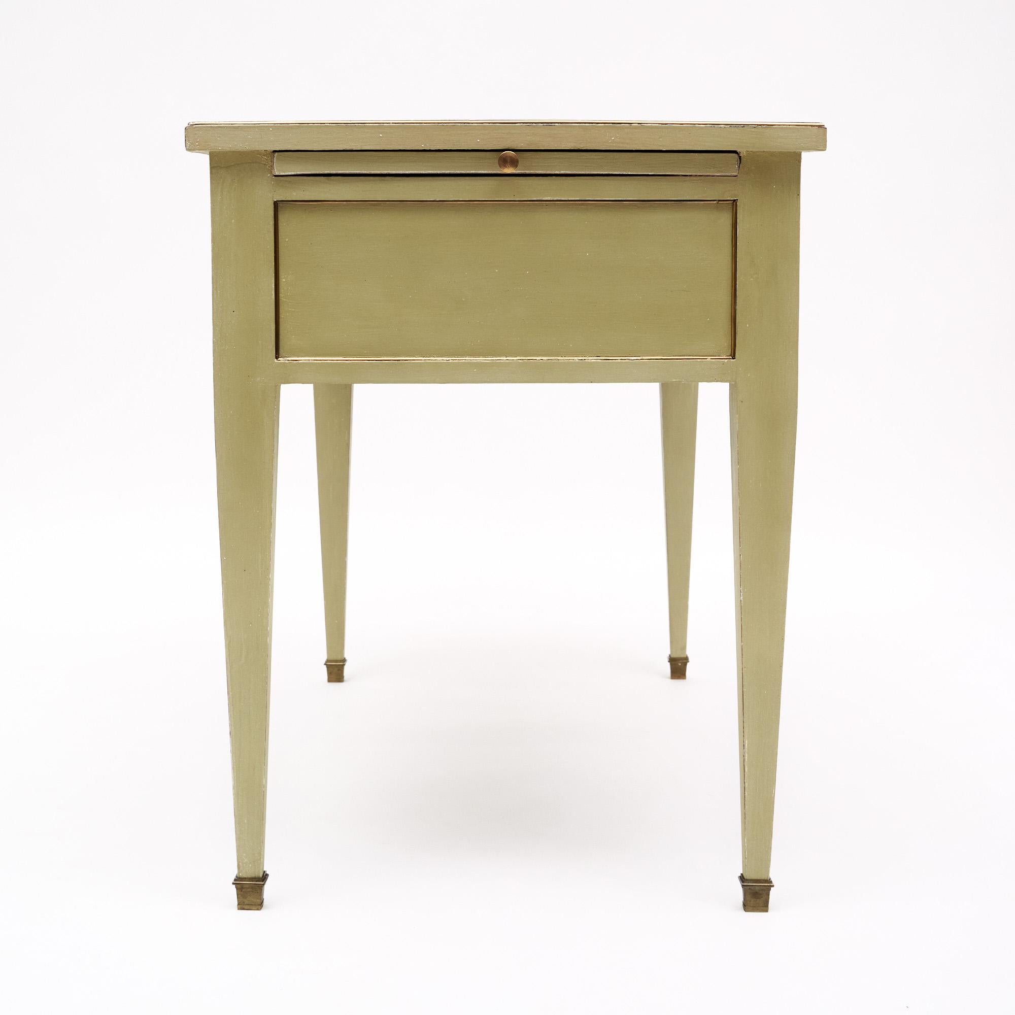 Bemalter Schreibtisch im Louis-XVI-Stil (Mitte des 20. Jahrhunderts) im Angebot