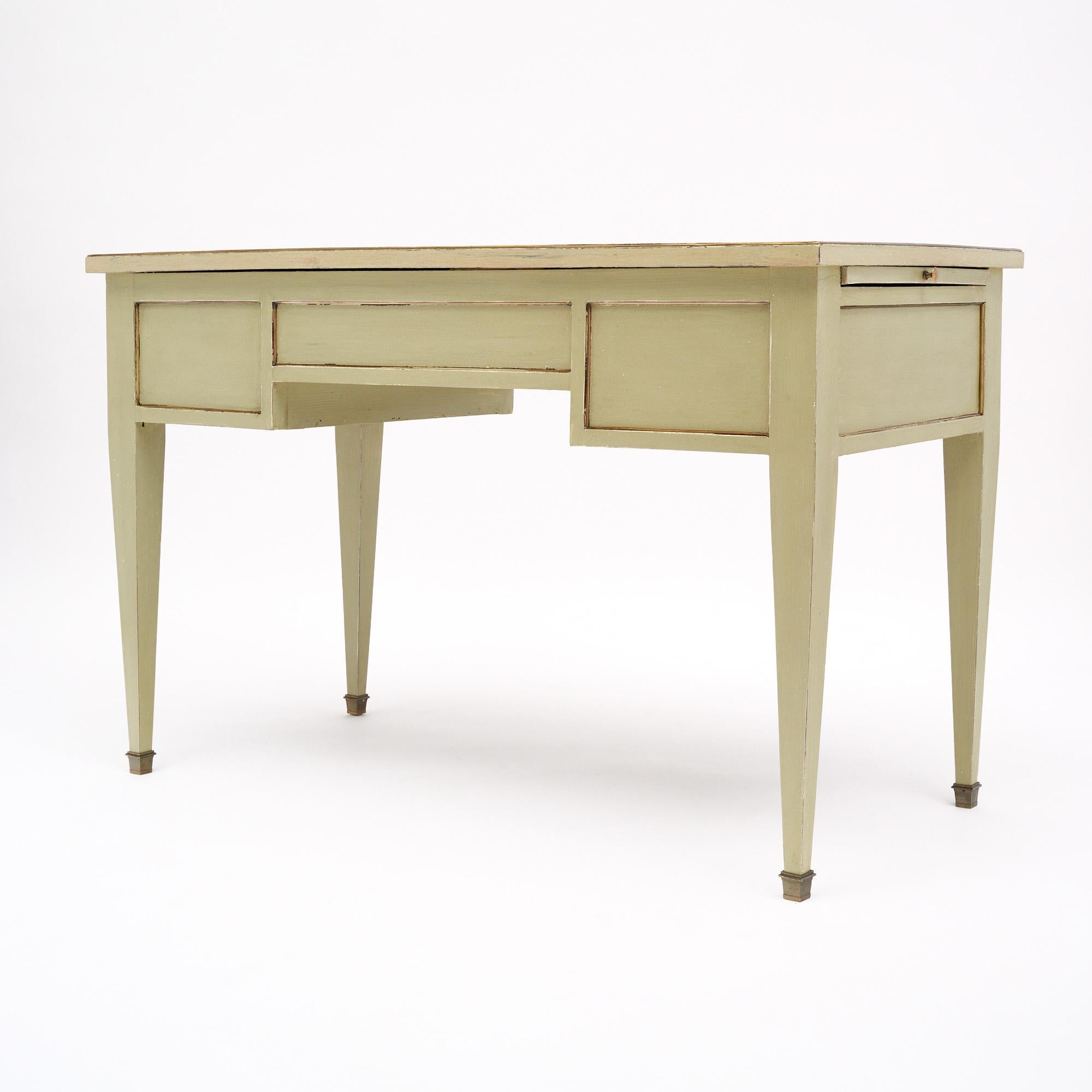 Bemalter Schreibtisch im Louis-XVI-Stil im Angebot 1
