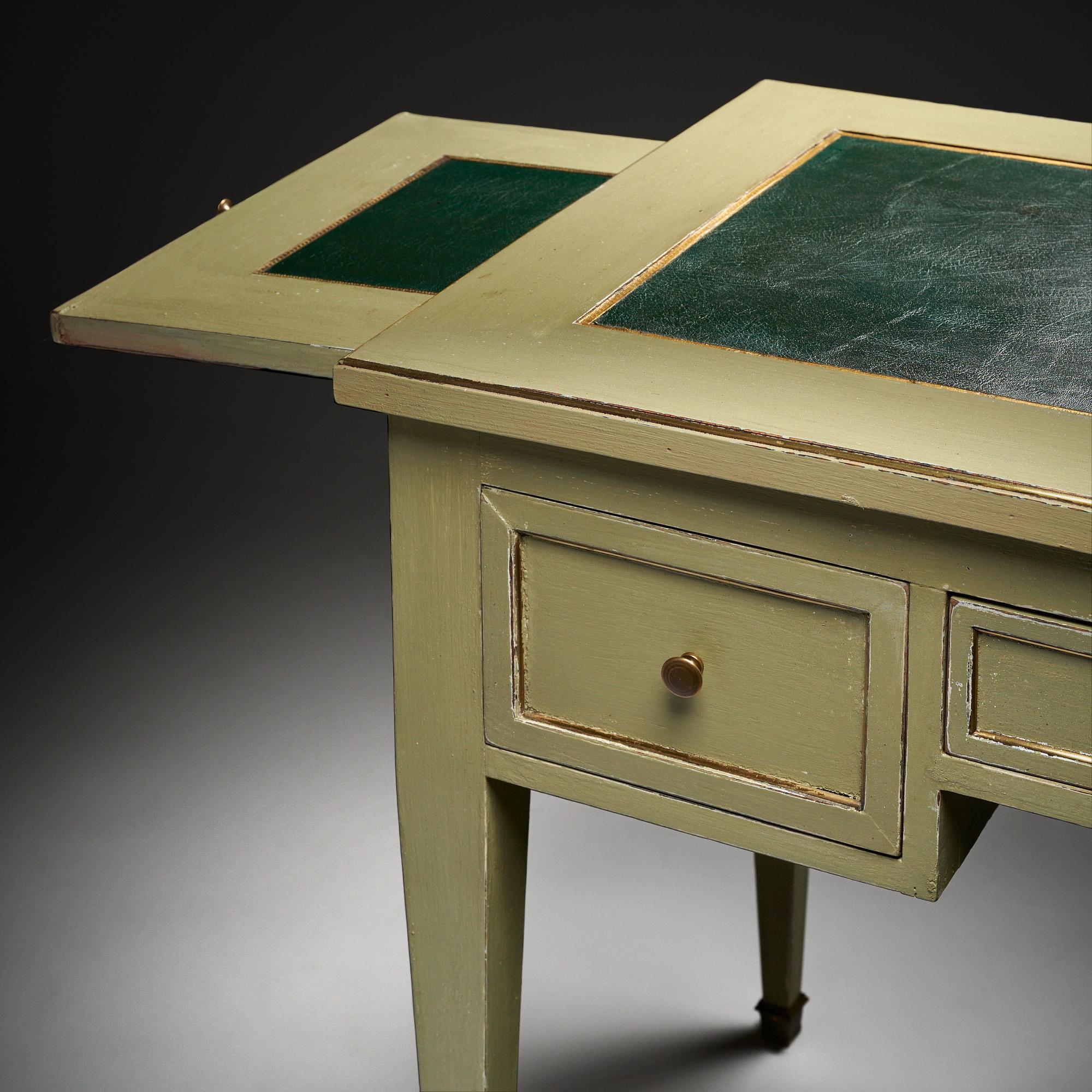 Bemalter Schreibtisch im Louis-XVI-Stil im Angebot 2