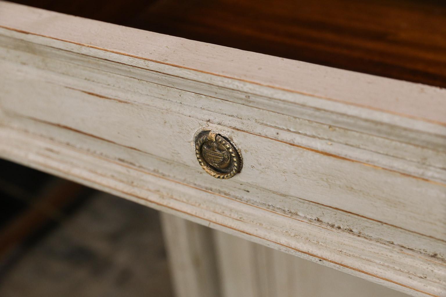 Painted Louis XVI-Style Walnut Enfilade with Shaped White Marble Top im Angebot 1