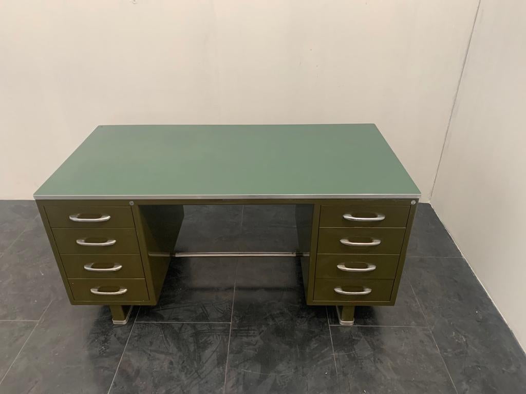 Escritorio de metal pintado con tapa de laminado de Carlotti, años 50 Industrial en venta