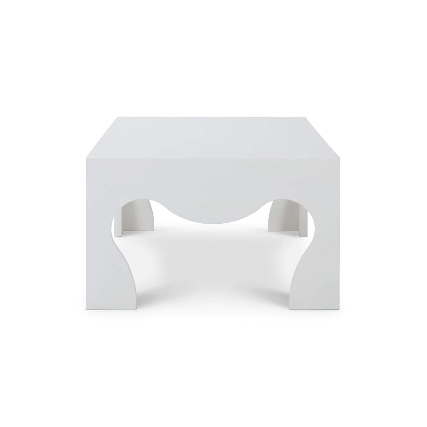 Indonésien Table basse moderne peinte en vente