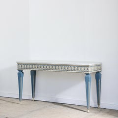 Console in stile neoclassico verniciata con piano in marmo di Carrara