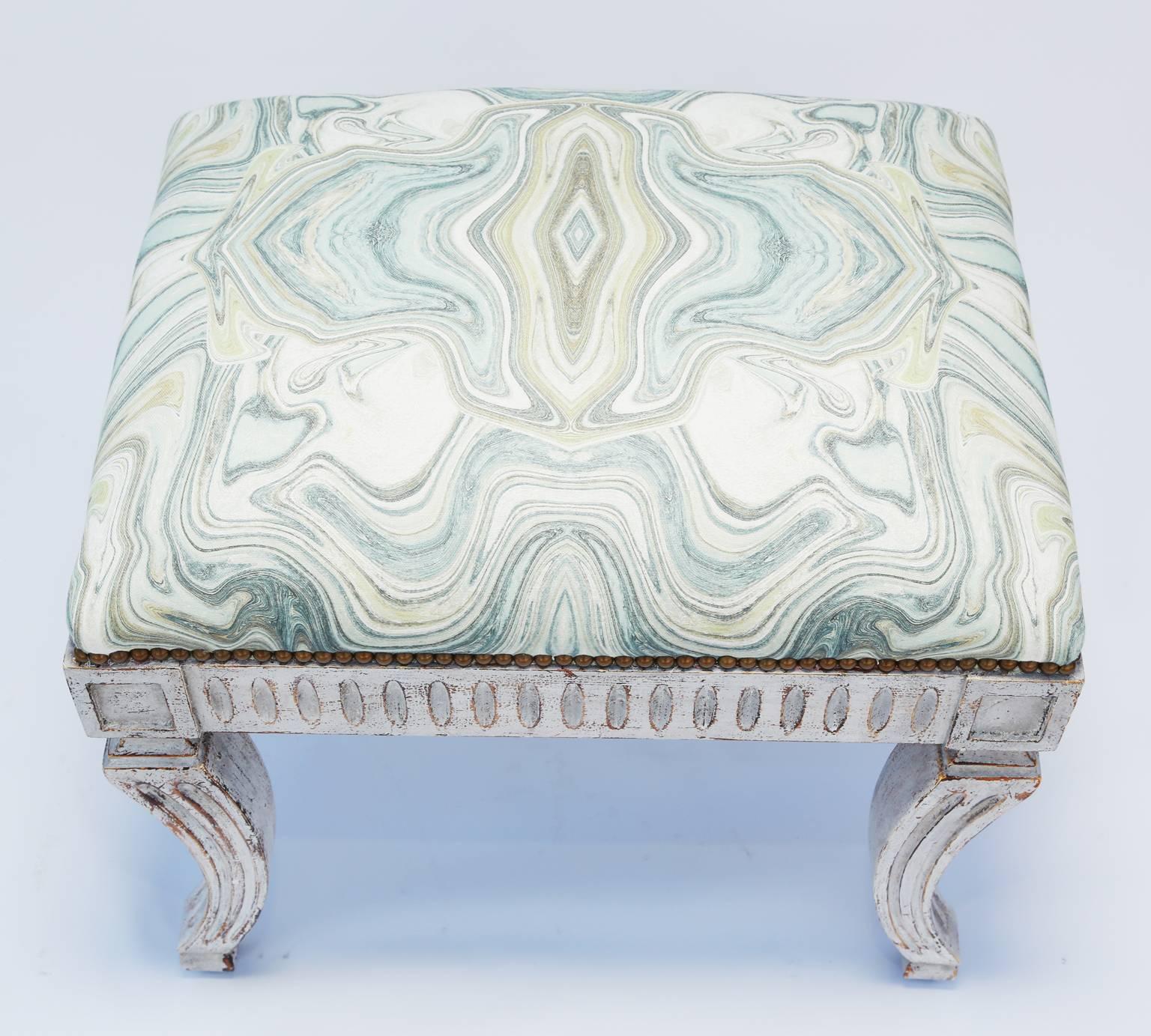 Painted Neoclassical Stool with Crown Seat In Excellent Condition In West Palm Beach, FL