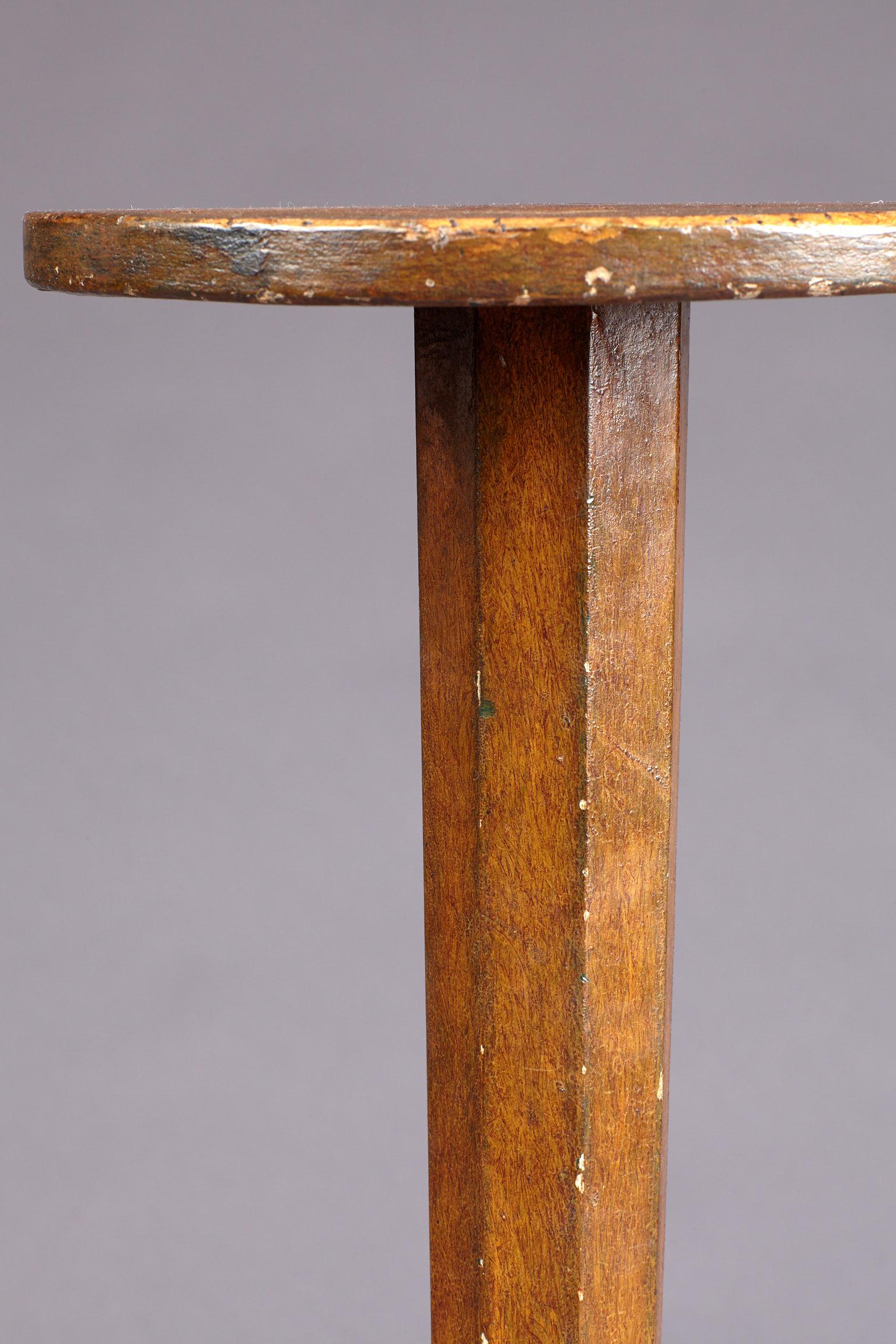 Painted Oak Candle-Stand, Early 18th Century, Queen Anne, England, circa 1710 (Eichenholz) im Angebot