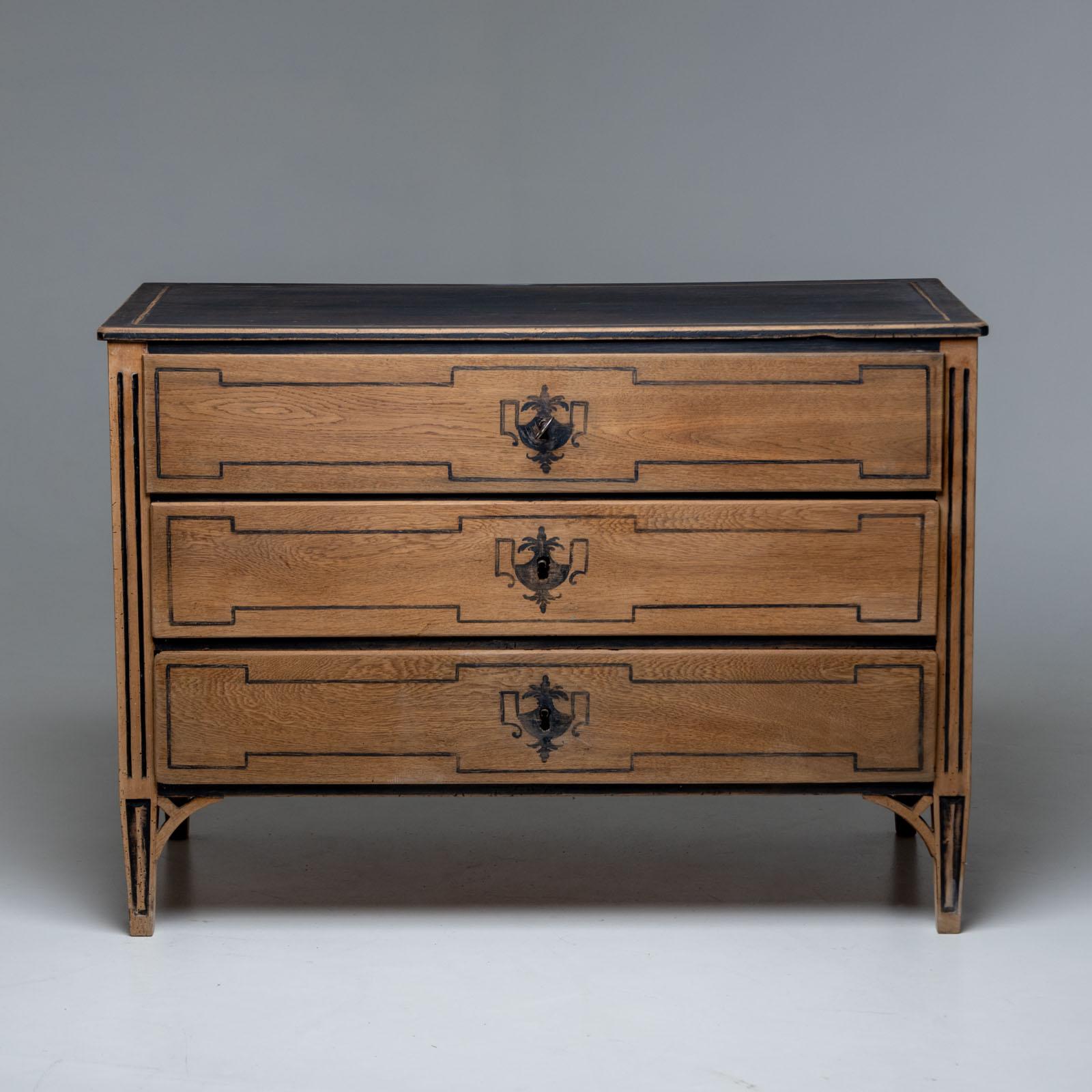 German Painted oak chest of drawers, around 1800