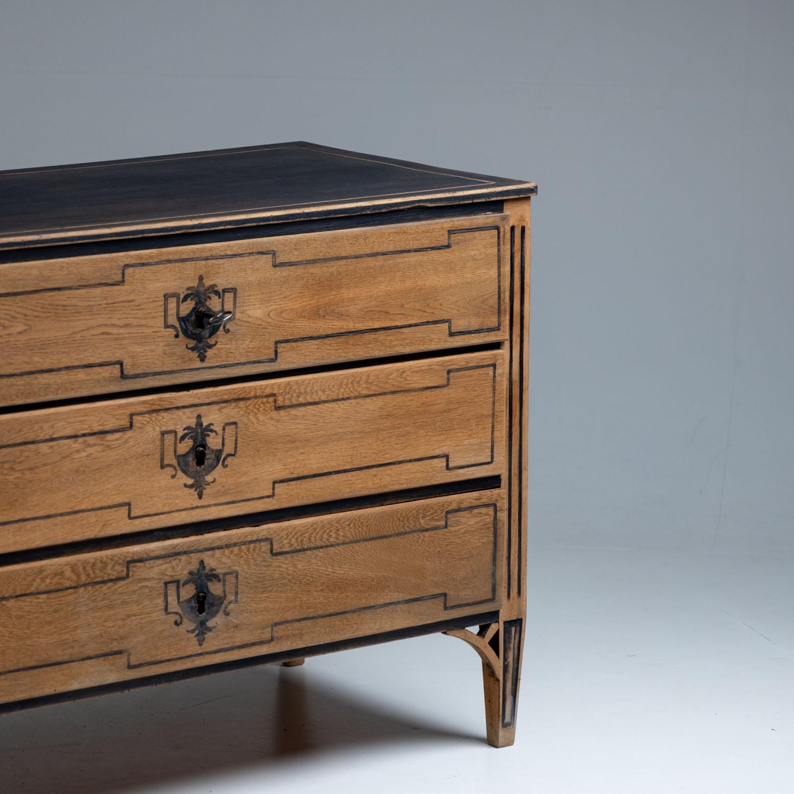 Early 19th Century Painted oak chest of drawers, around 1800