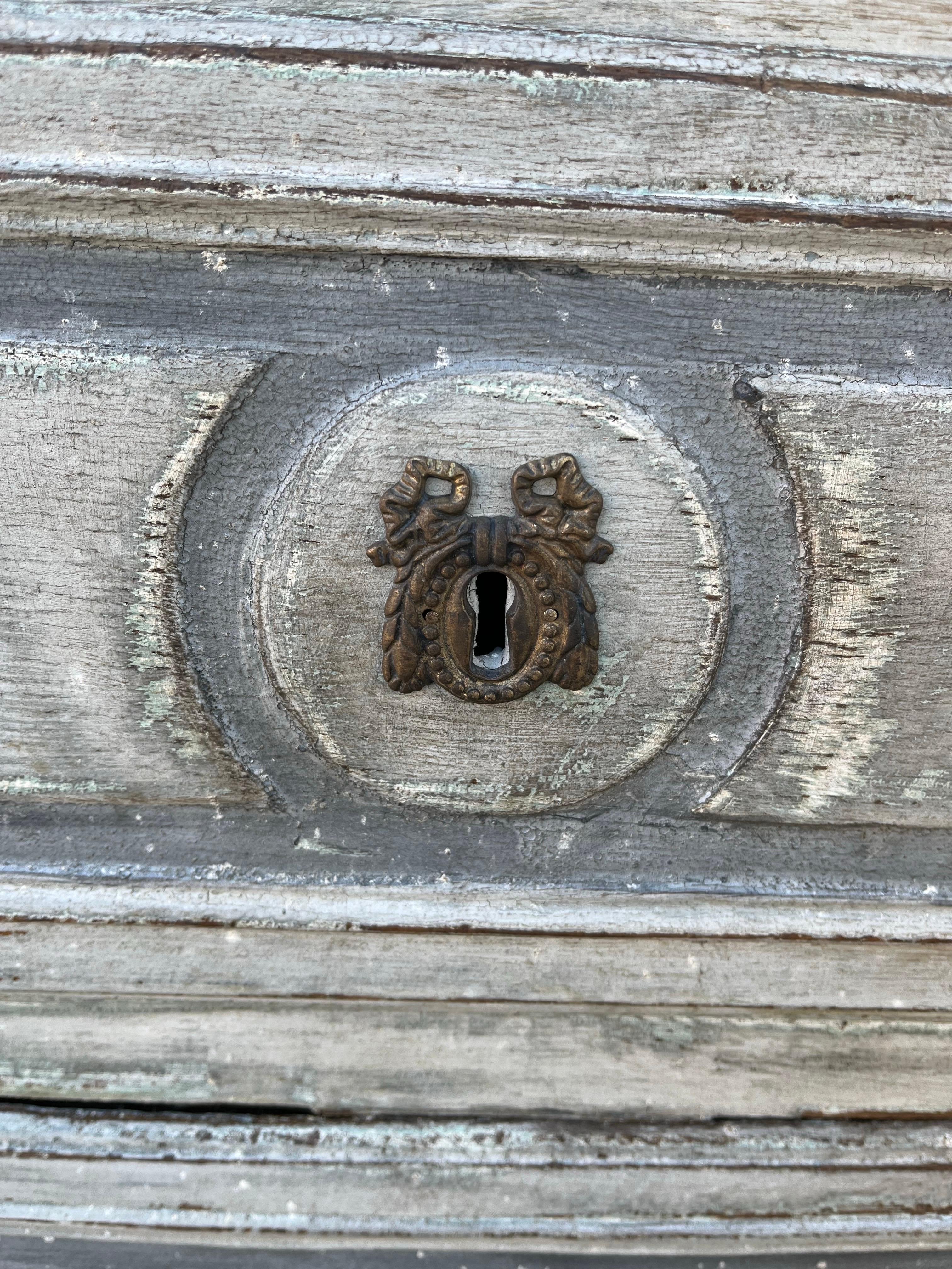 Cassettiera in Oak dipinta, inizio XIX secolo in vendita 5