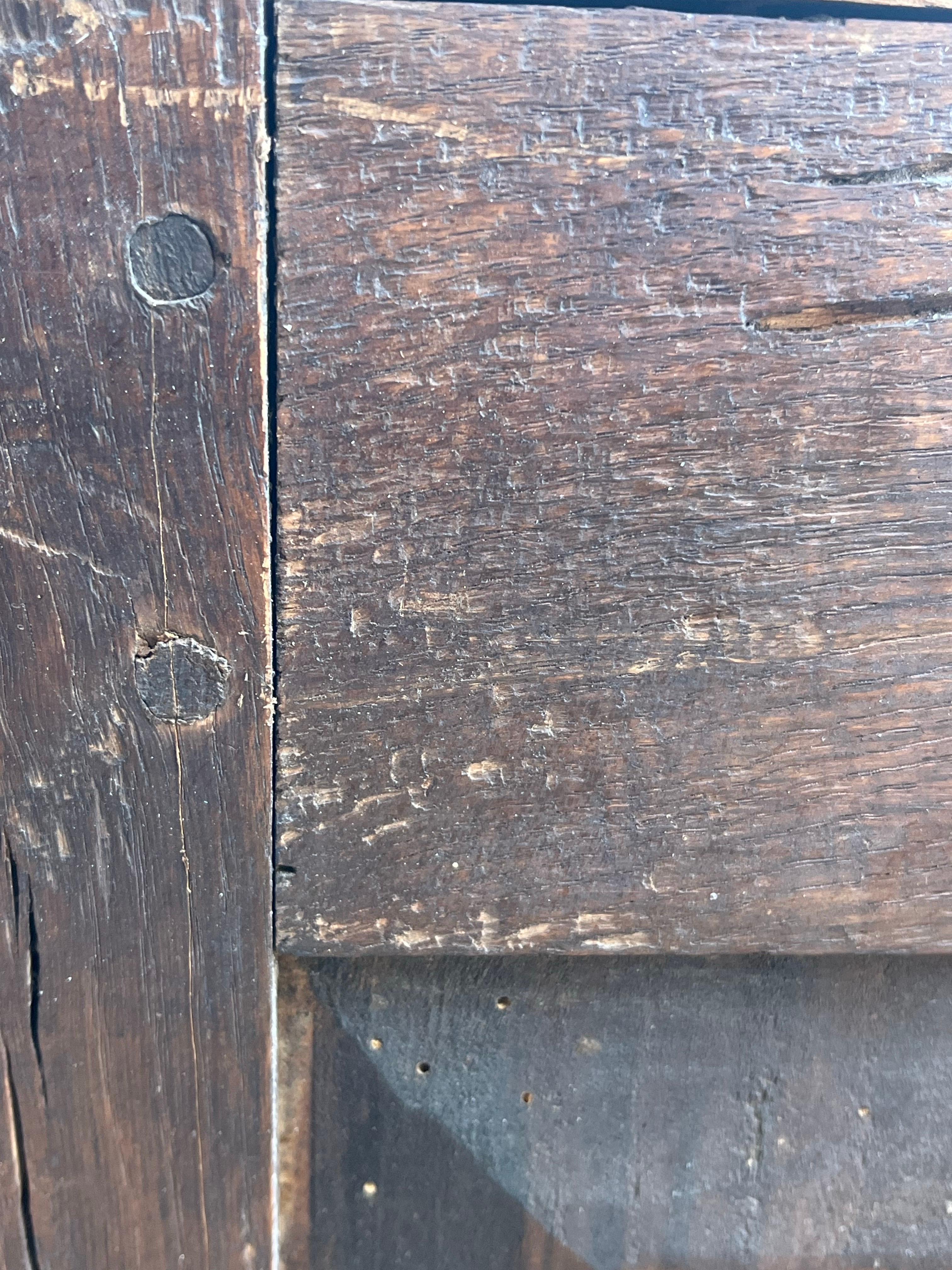 Cassettiera in Oak dipinta, inizio XIX secolo in vendita 9