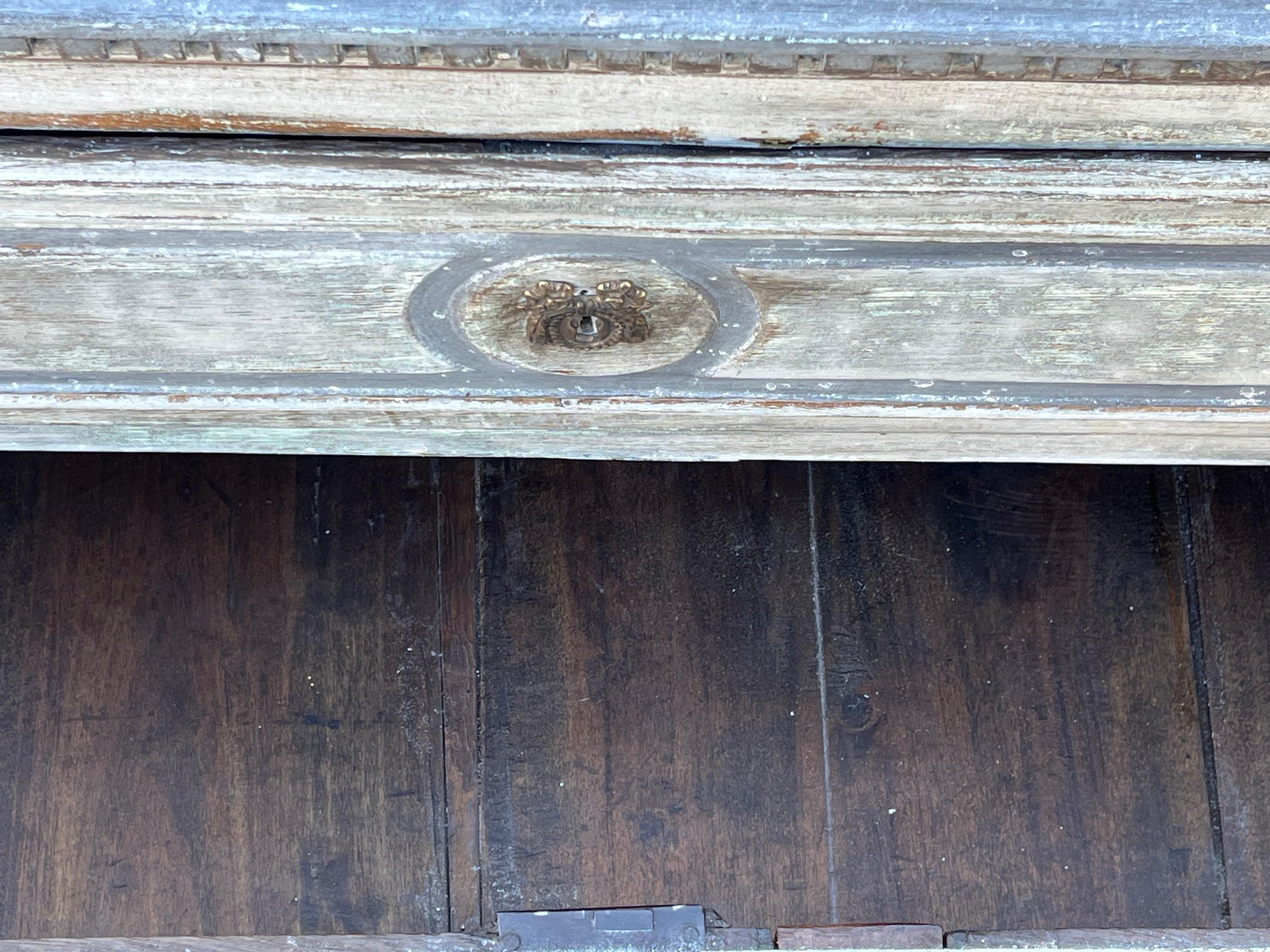 Cassettiera in Oak dipinta, inizio XIX secolo In condizioni buone in vendita a Viterbo, VT