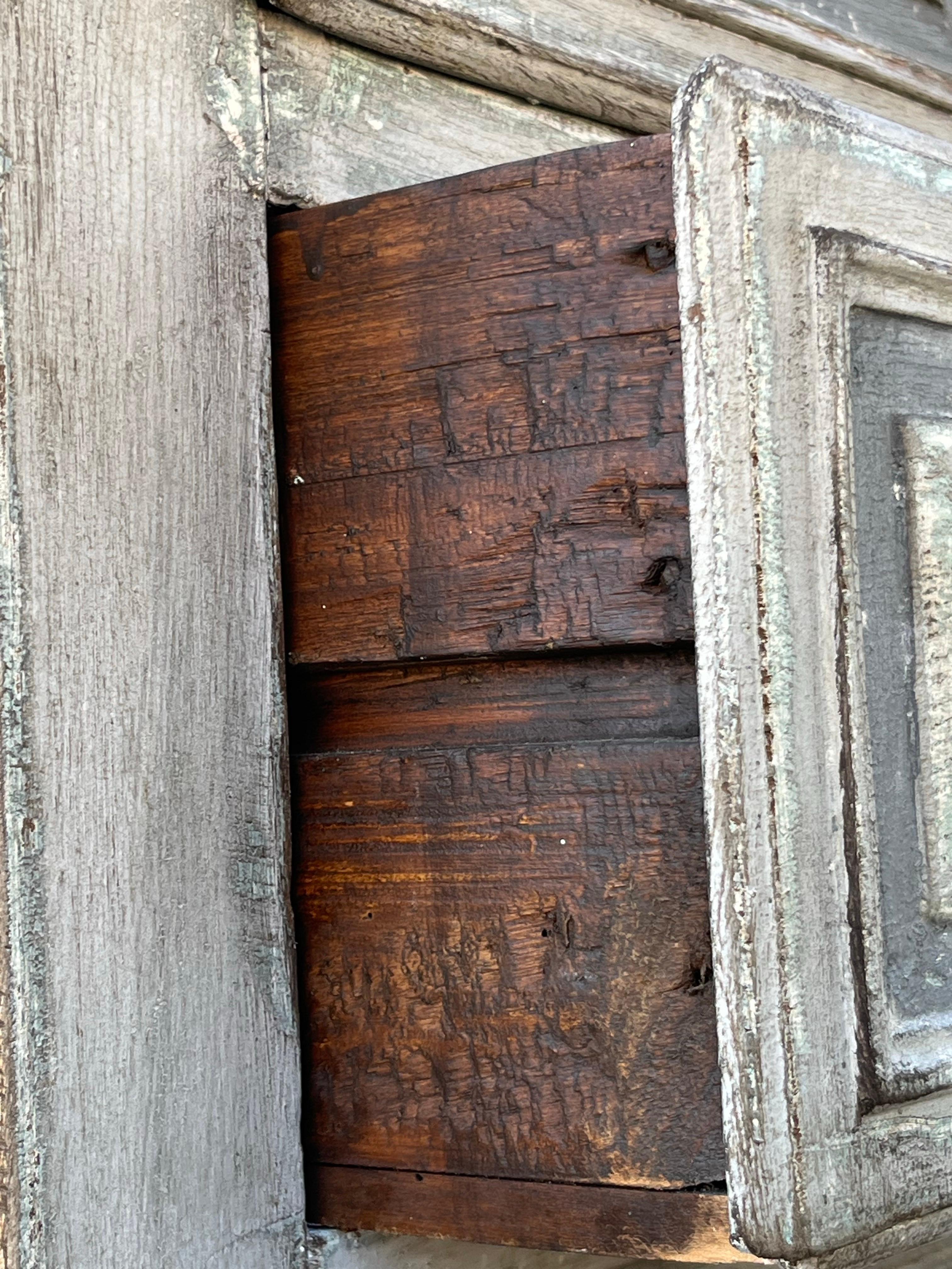 Cassettiera in Oak dipinta, inizio XIX secolo in vendita 1