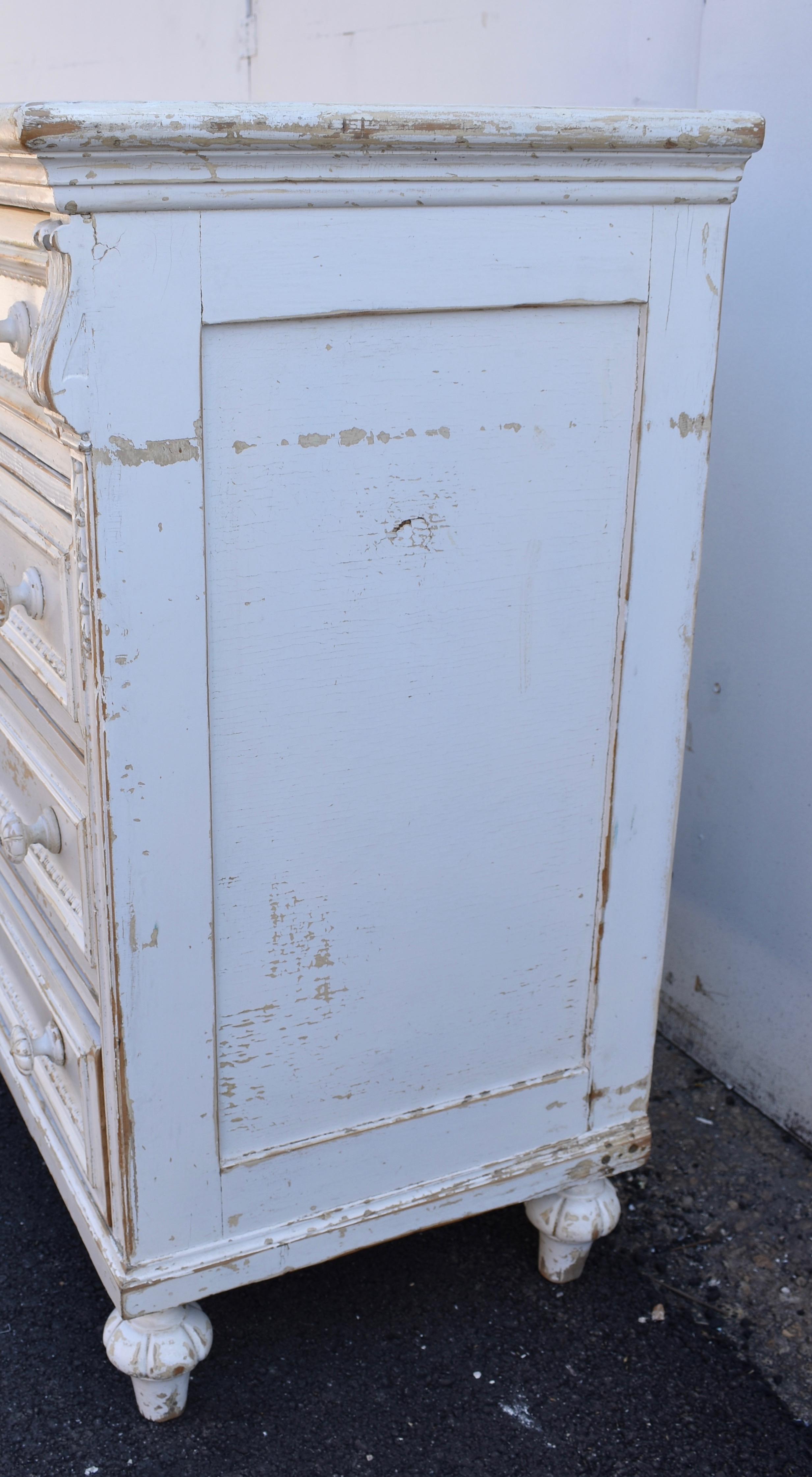 Painted Oak Chest of Four Drawers In Good Condition For Sale In Baltimore, MD