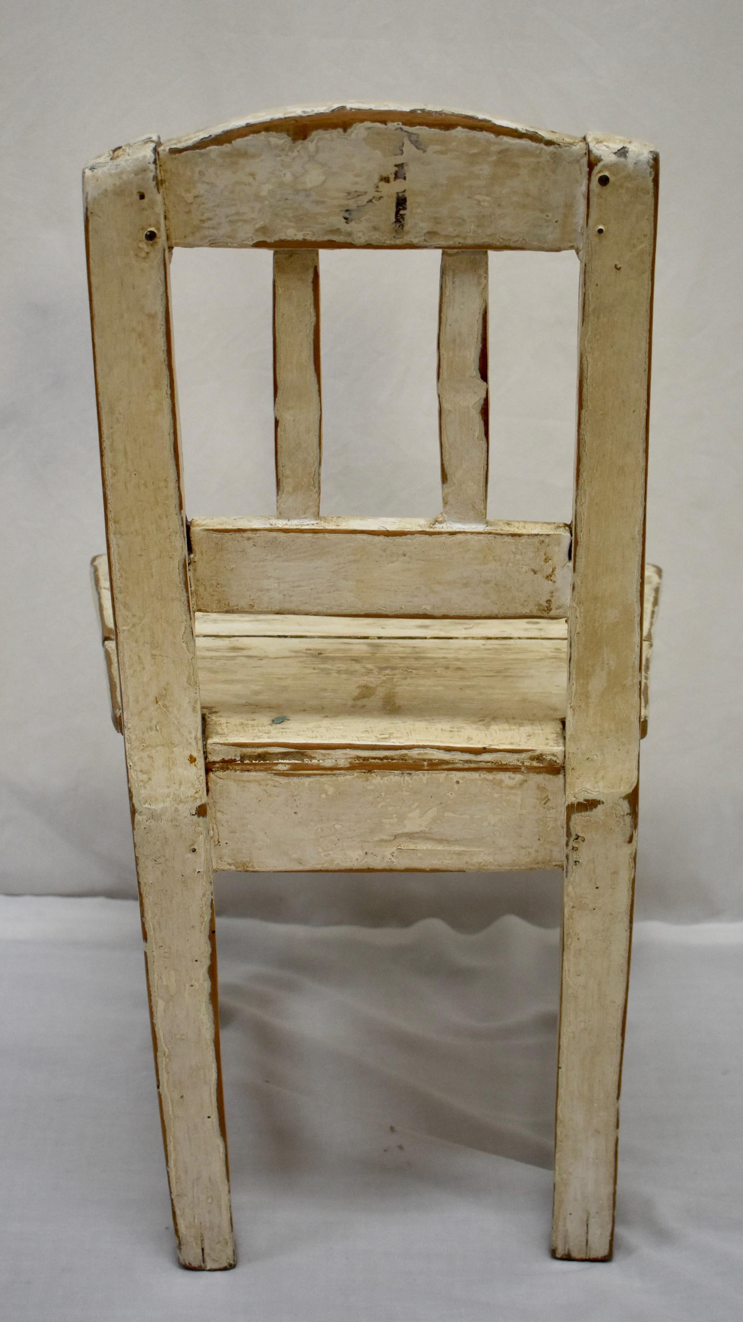 Painted Oak Plank-Seat Child's Chair In Good Condition In Baltimore, MD