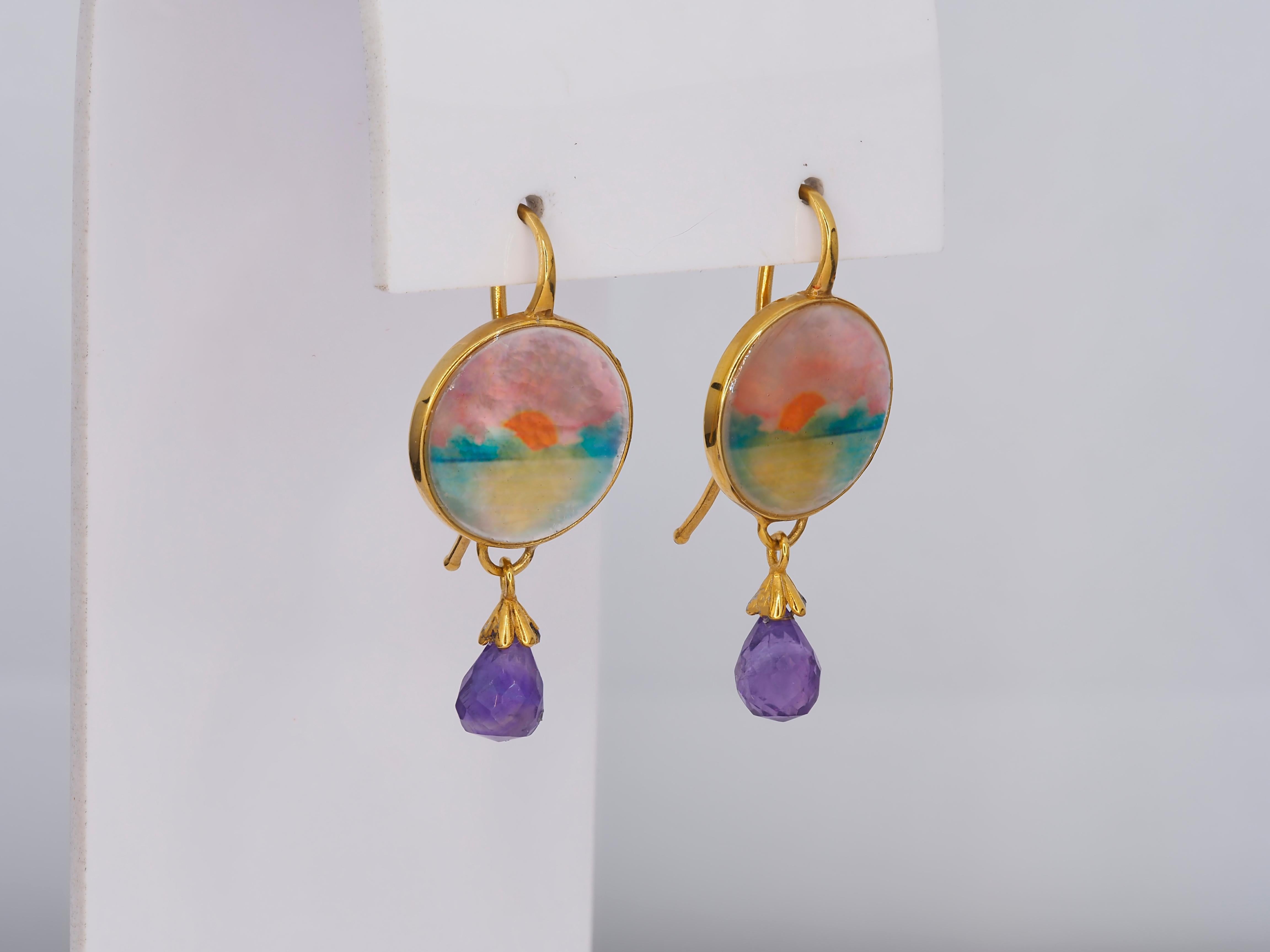 Moderne Boucles d'oreilles pendantes en nacre peinte avec briolettes d'améthyste en vente