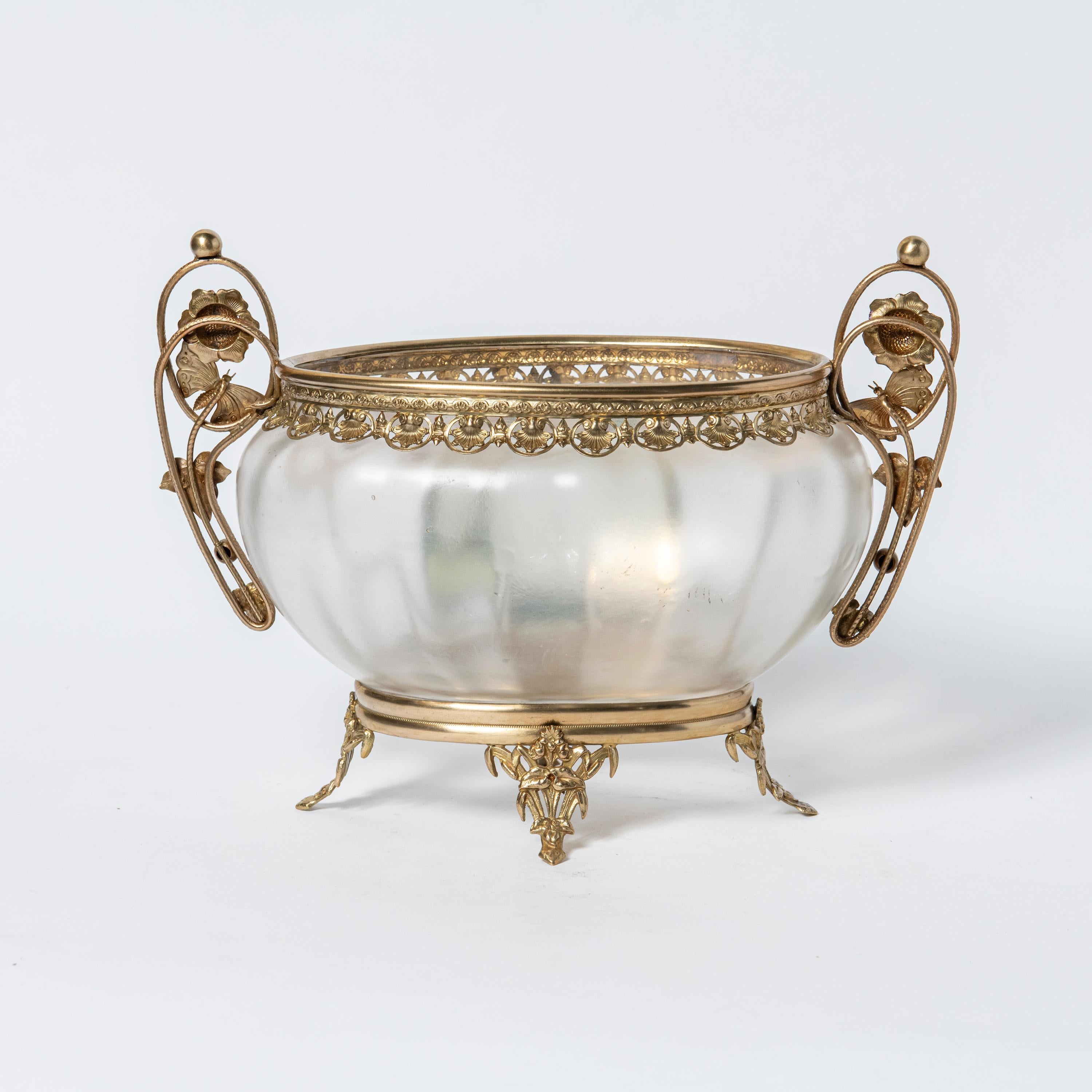Painted Opaline with bronze ornaments Centerpiece. France, late 19th century. In Good Condition For Sale In Buenos Aires, Buenos Aires