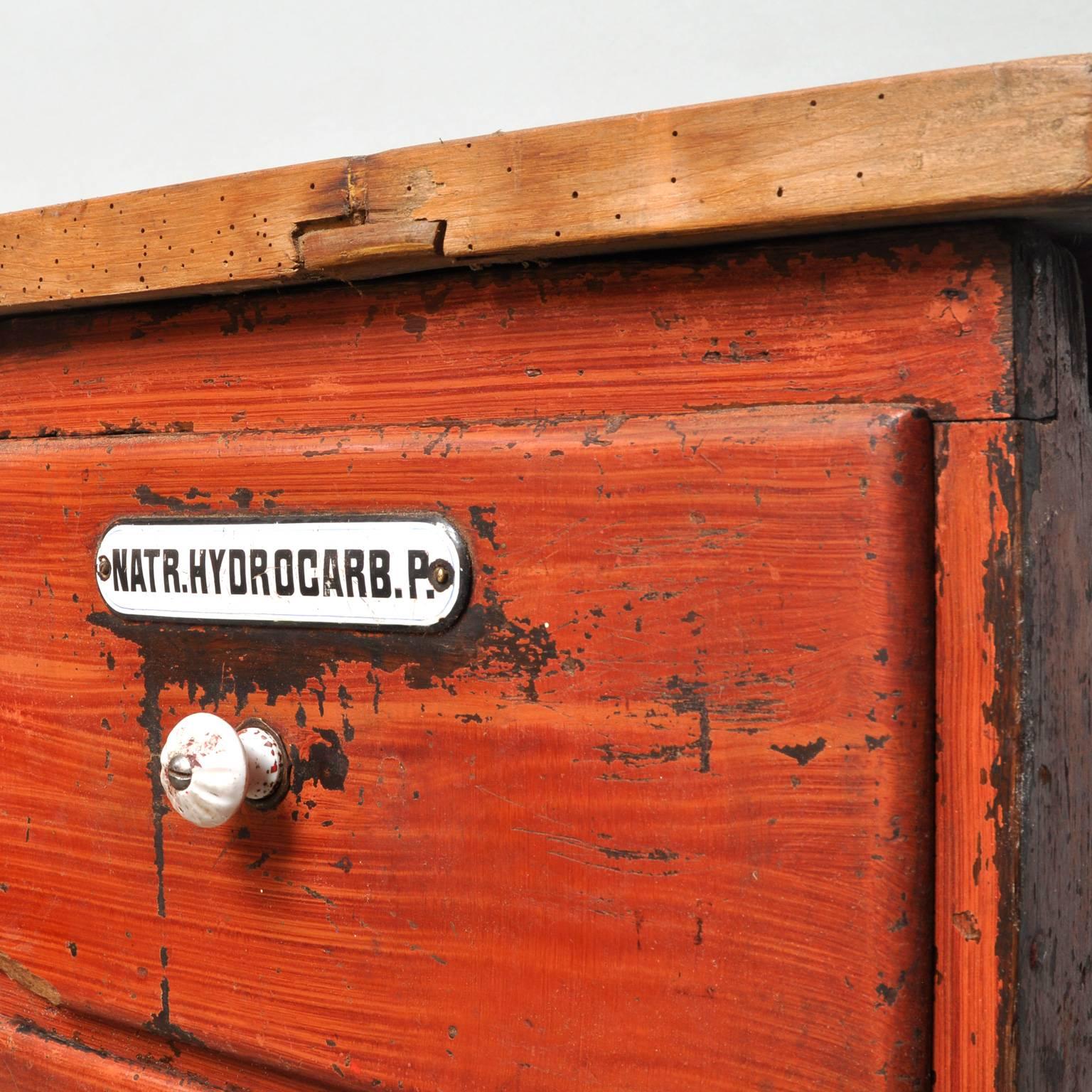 Early 20th Century Painted Pine Apothecary Cabinet with 16 Drawers, circa 1900