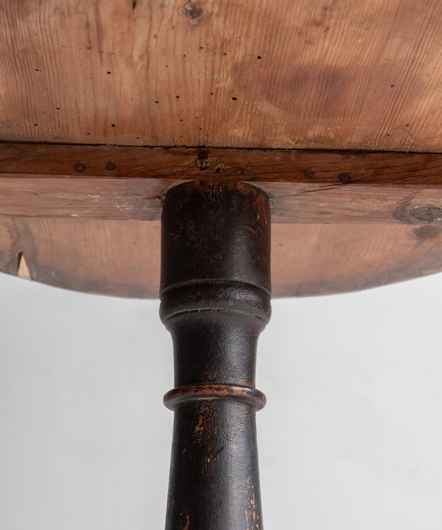 Mid-18th Century Painted Pine Tripod Table, circa 1760