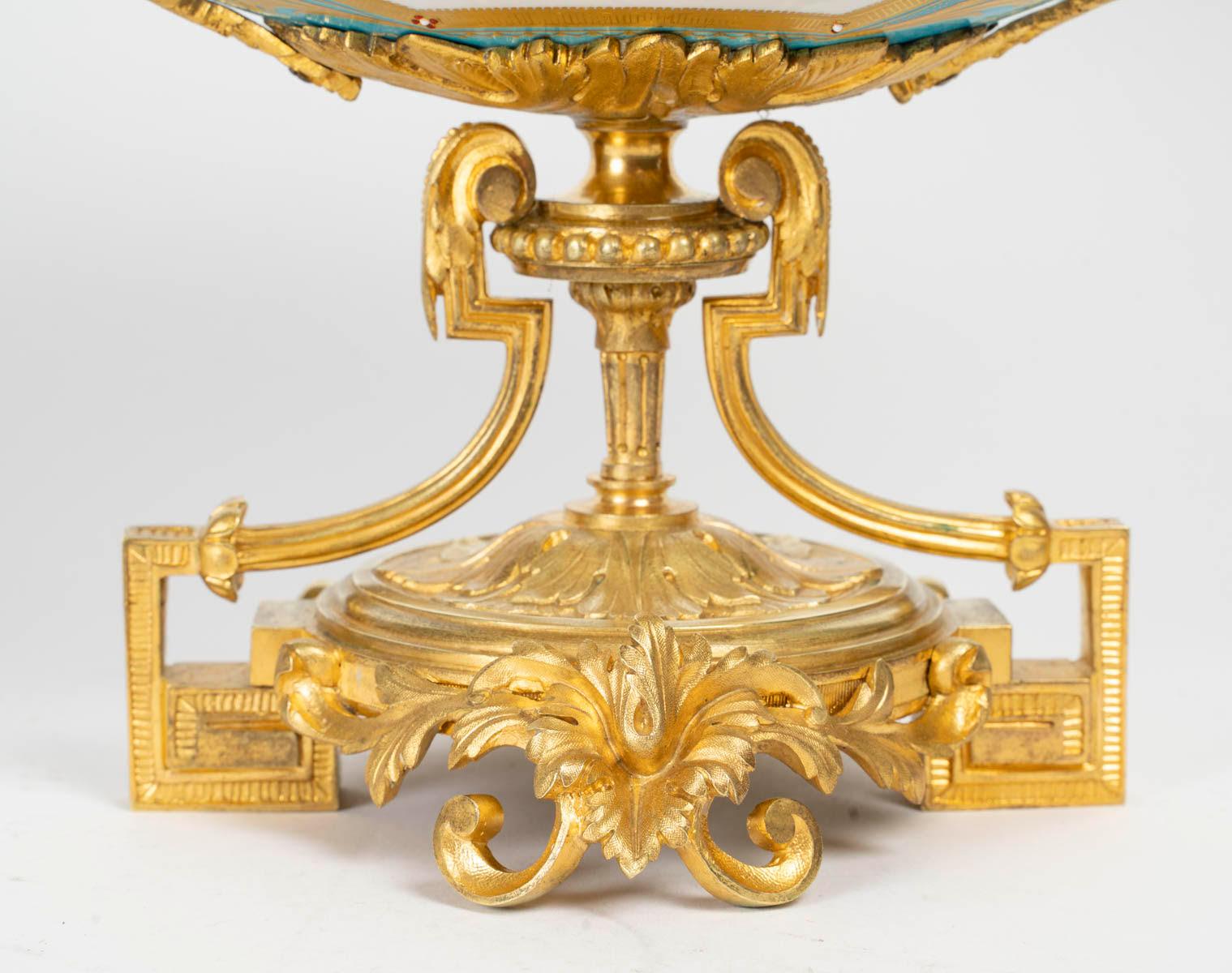 Bronzo Painted Porcelain and Gilded Bronze Bowl, Napoleon III Period, 19th Century. in vendita