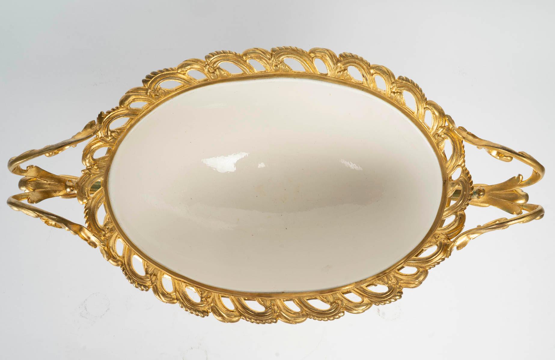 Painted Porcelain and Gilded Bronze Bowl, Napoleon III Period, 19th Century. in vendita 1