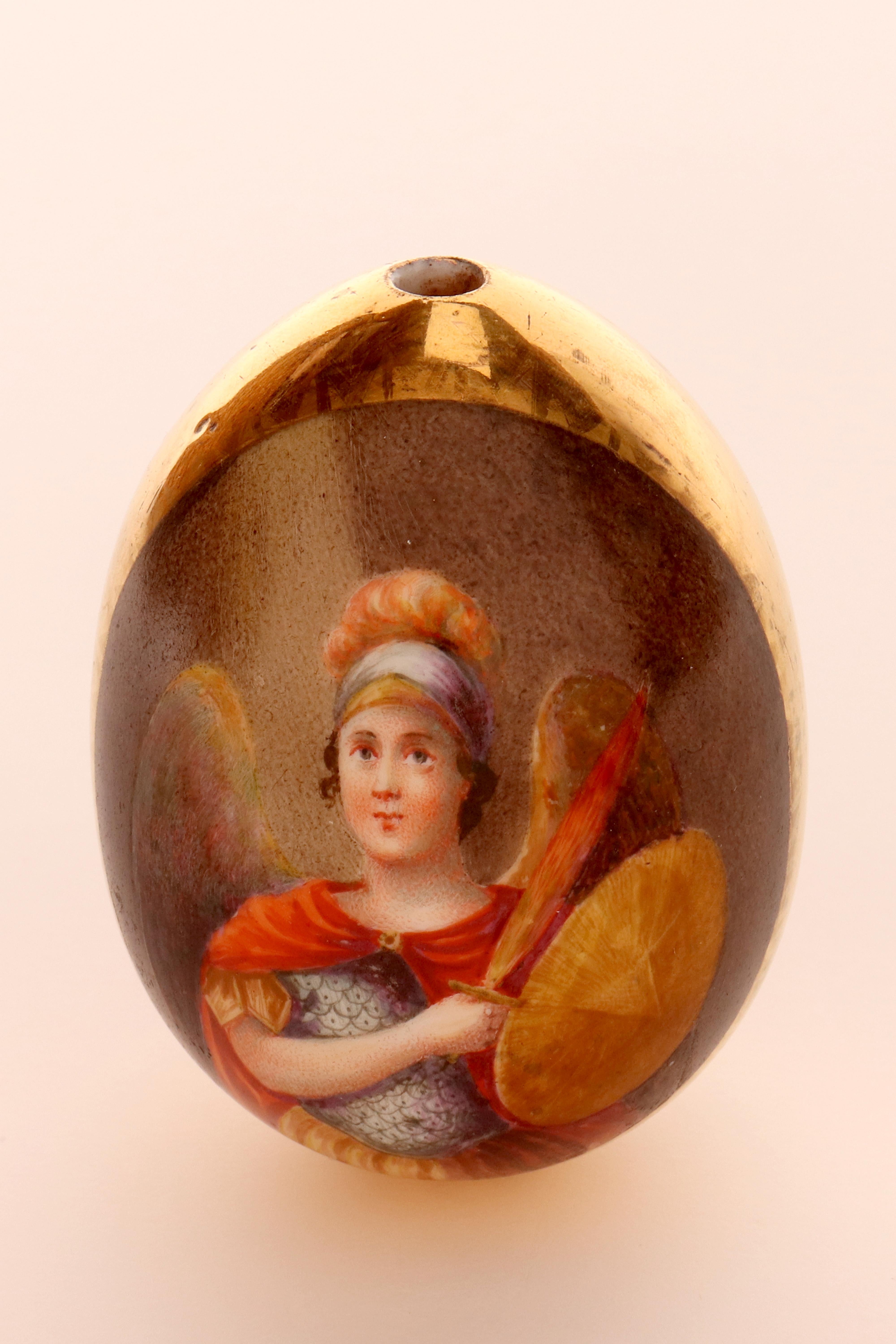 Huevo de Pascua de porcelana pintada, representando al Arcángel Miguel, Rusia, 1880. en venta 4