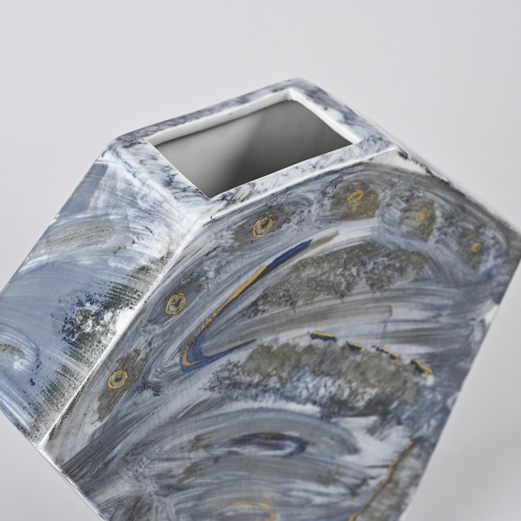 Postmoderno Vaso in porcellana dipinta, laboratorio La Borne, Francia, circa 1990 in vendita