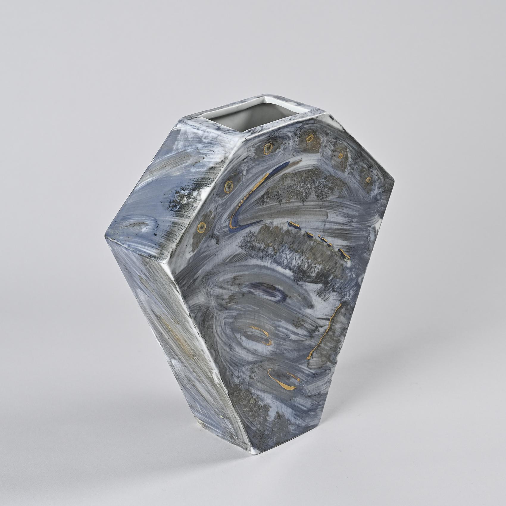 Vaso in porcellana dipinta, laboratorio La Borne, Francia, circa 1990 in vendita 1