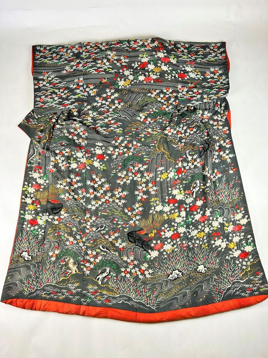 Painted, printed and gold-embroidered silk crepe kosode Japan 18th 19th century For Sale 9