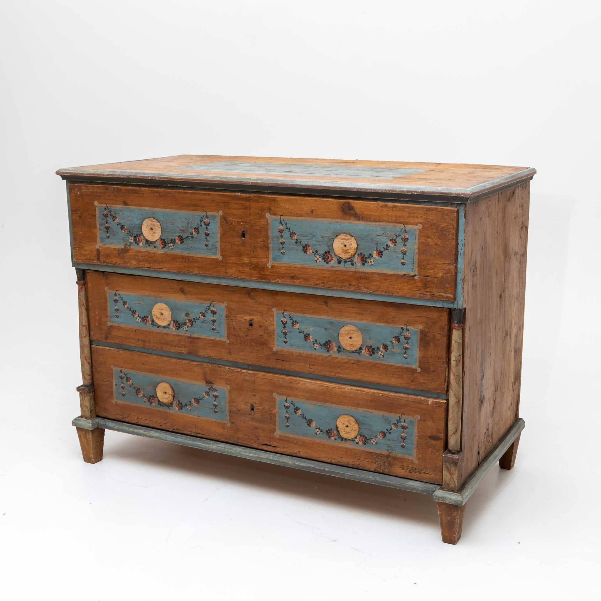 Painted Provincial Chest of Drawers, 1st Half 19th Century In Good Condition In Greding, DE