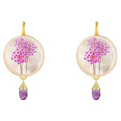 Fleurs de champ peintes en violet Nacre  Boucles d'oreilles