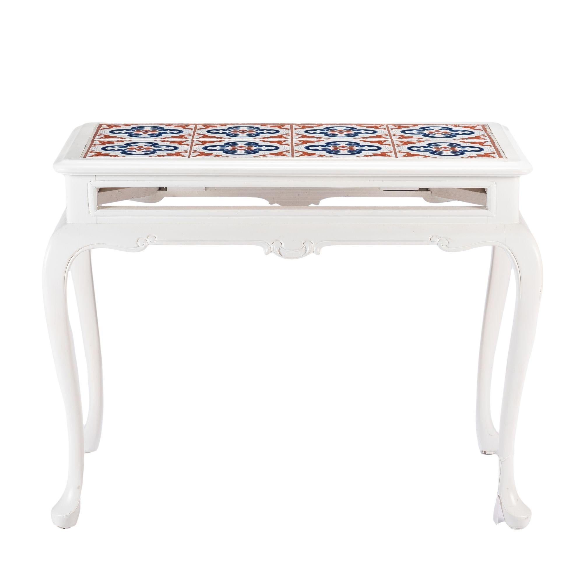 Painted Queen Anne style hardwood tiled coffee table, 1950's For Sale 8