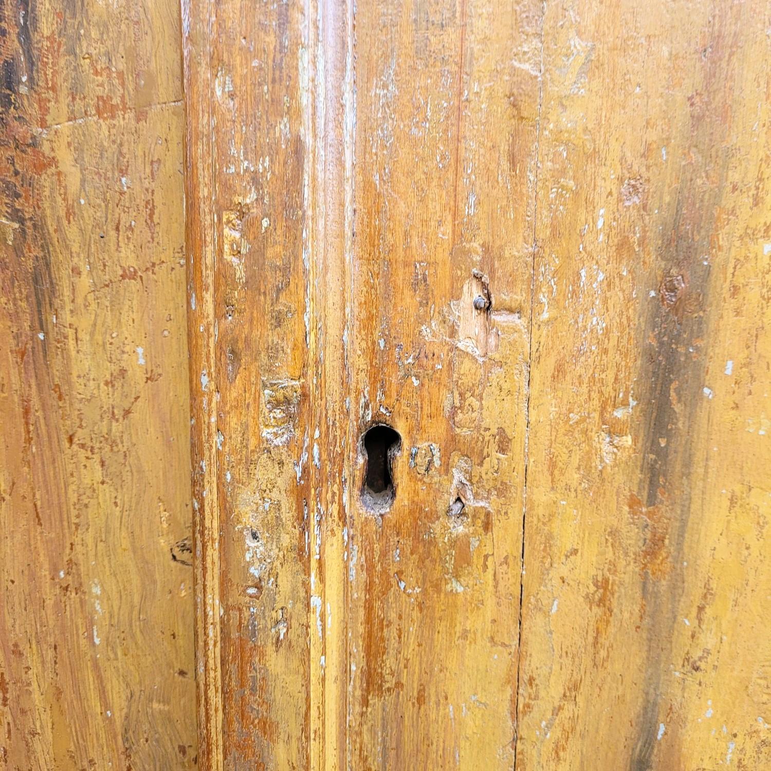 Painted Sideboard With 2 Doors, Italy, 17th Century For Sale 2