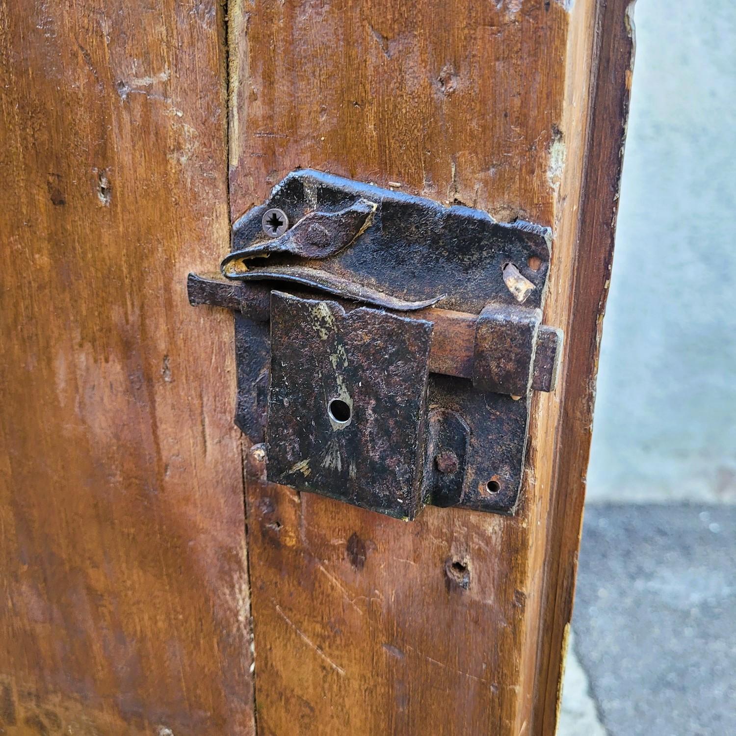 Painted Sideboard With 2 Doors, Italy, 17th Century For Sale 11