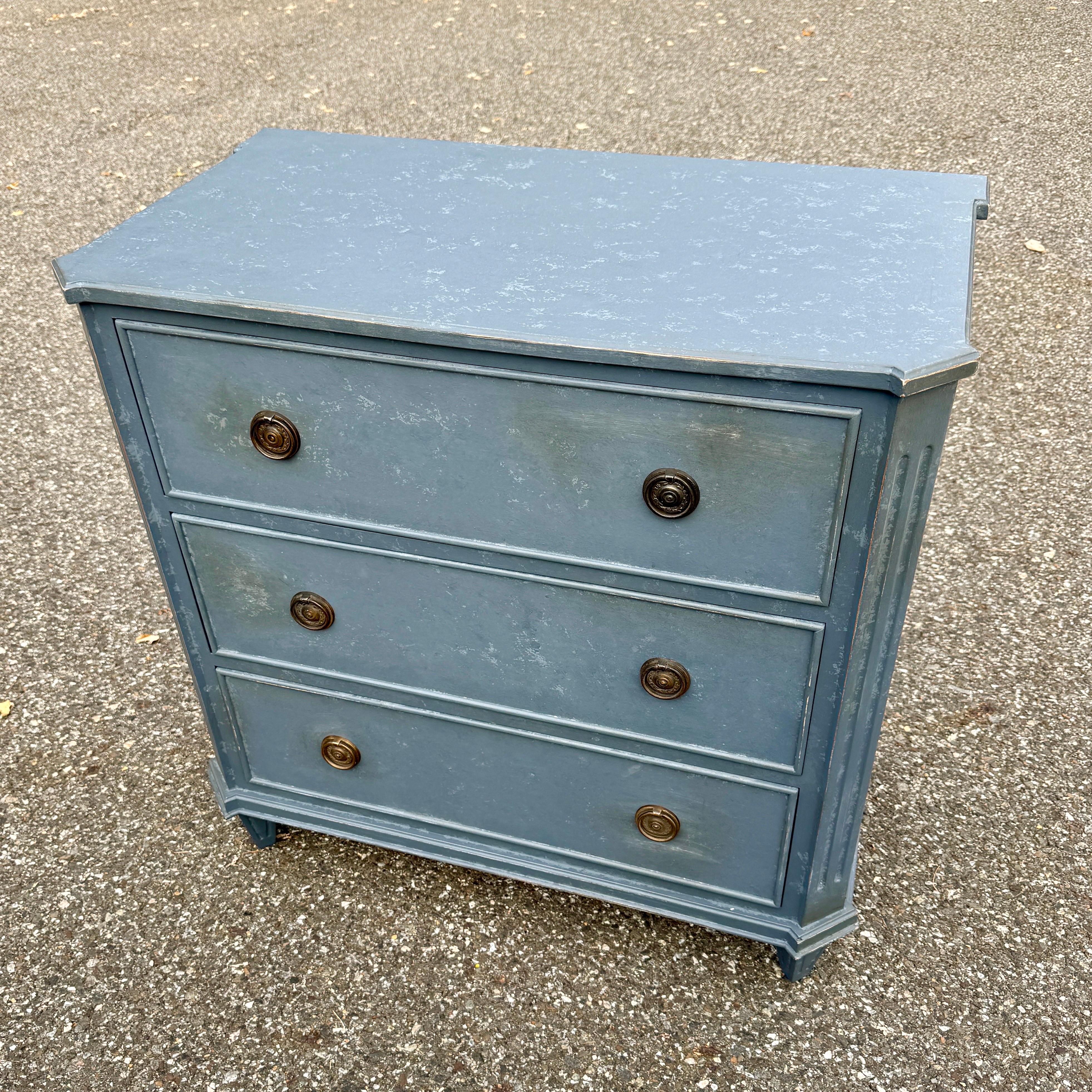 Swedish Gustavian Style Painted 3 Drawer Chest Bureau In Good Condition In Haddonfield, NJ