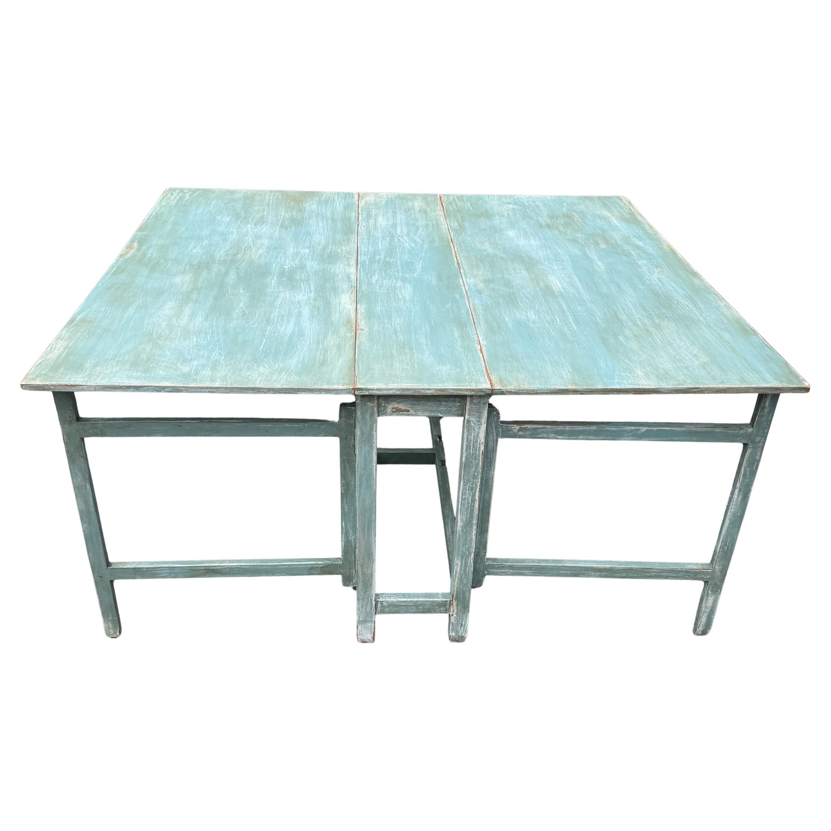 European Painted Swedish Gustavian Style Drop Leaf Gate Leg Table For Sale
